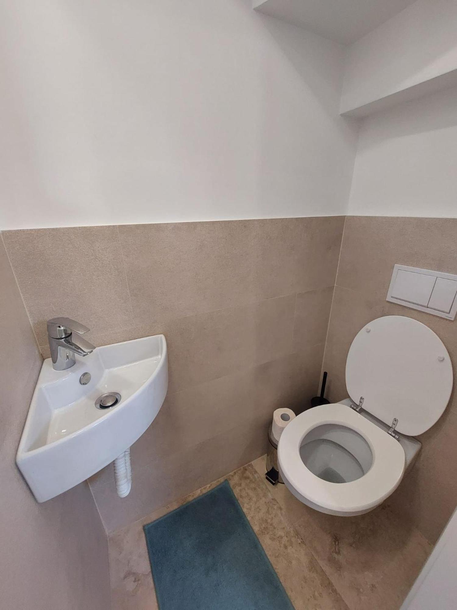 One-Bedroom Apartment - Photo 18