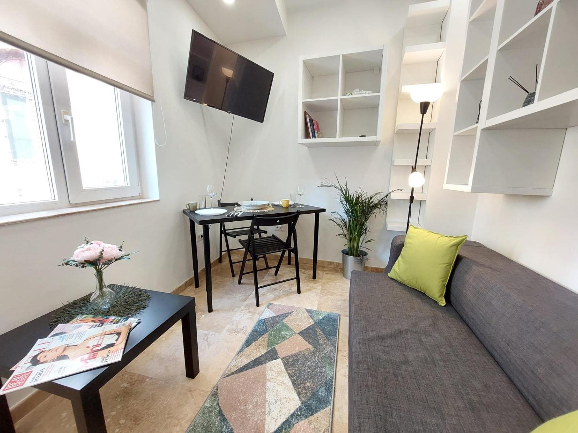 One-Bedroom Apartment - Photo 28