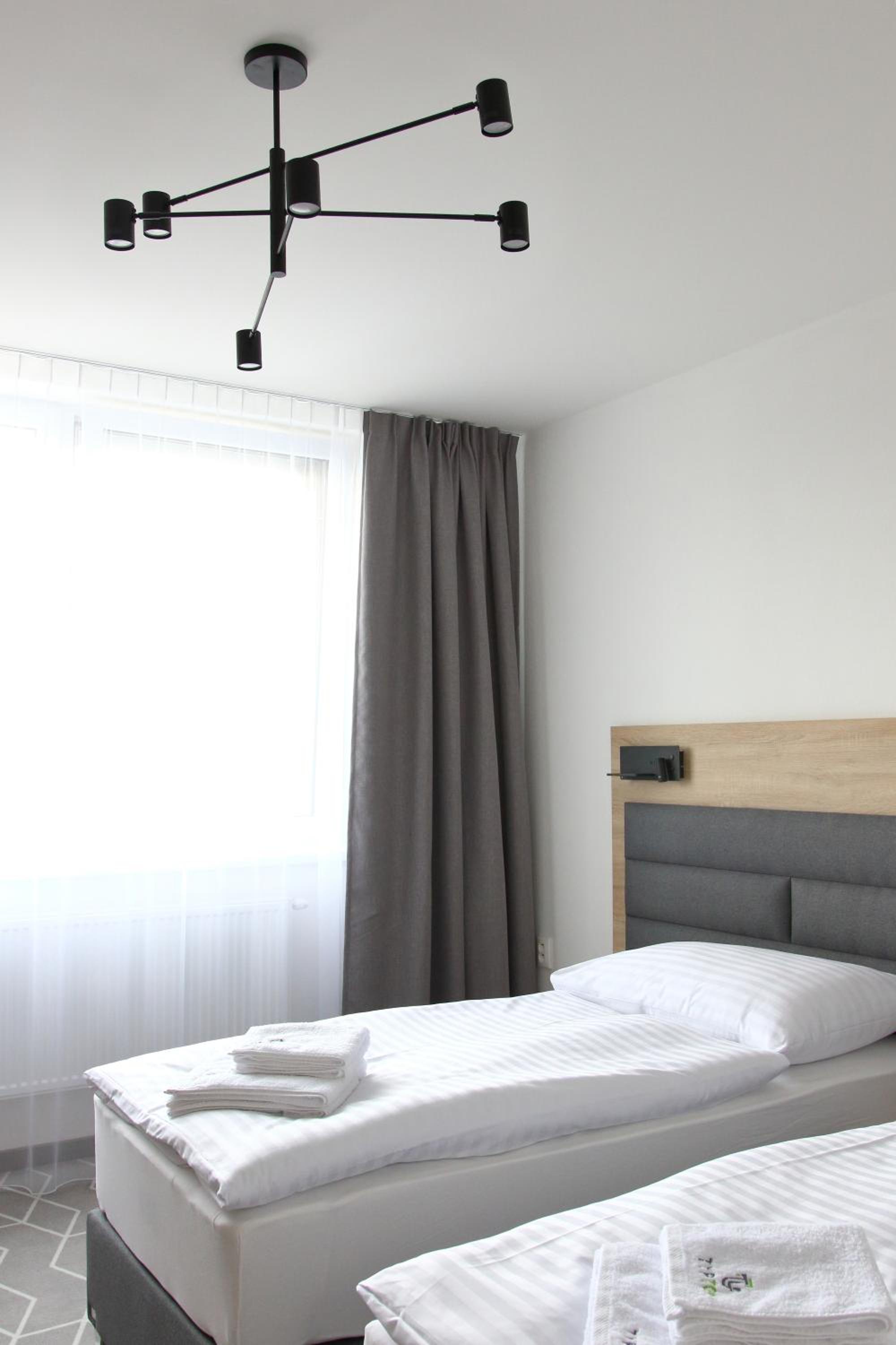 Deluxe Double or Twin Room - Photo 8