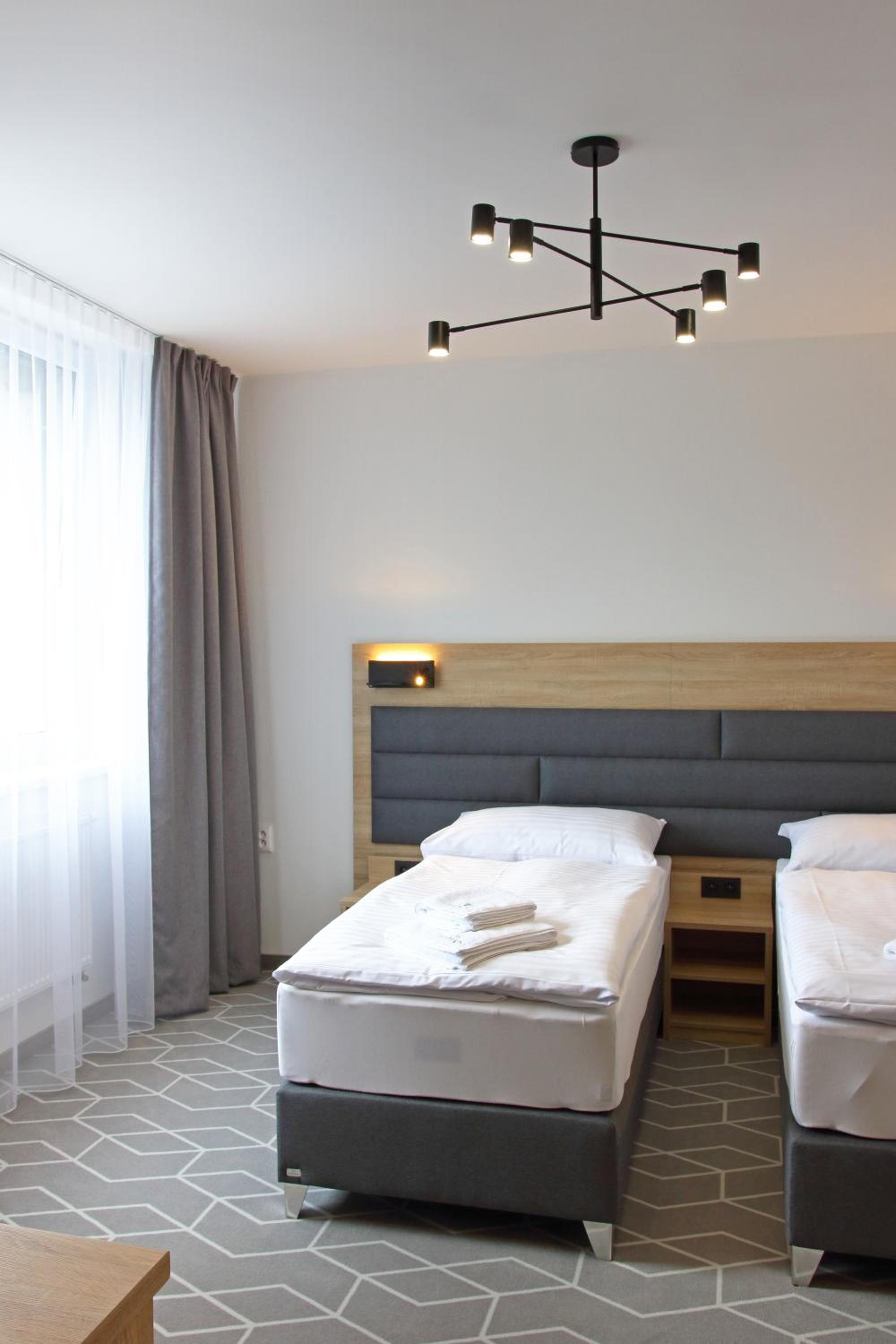 Deluxe Double or Twin Room - Photo 11