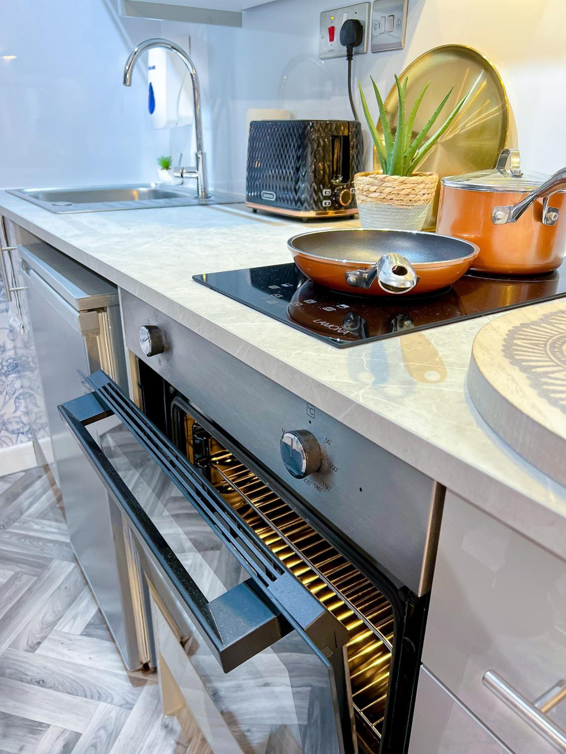 Deluxe Double Studio - Photo 5