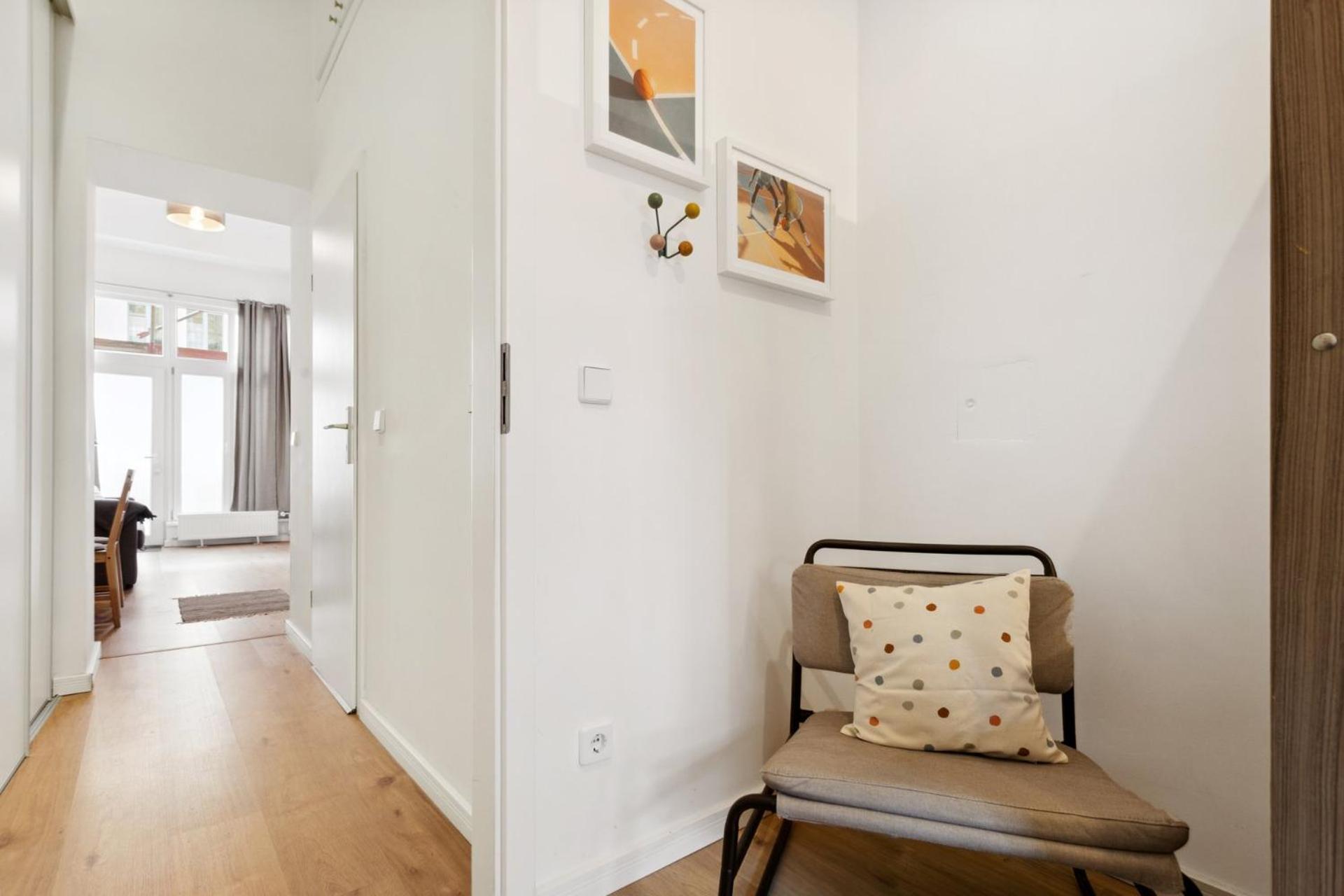 Apartment photo 2