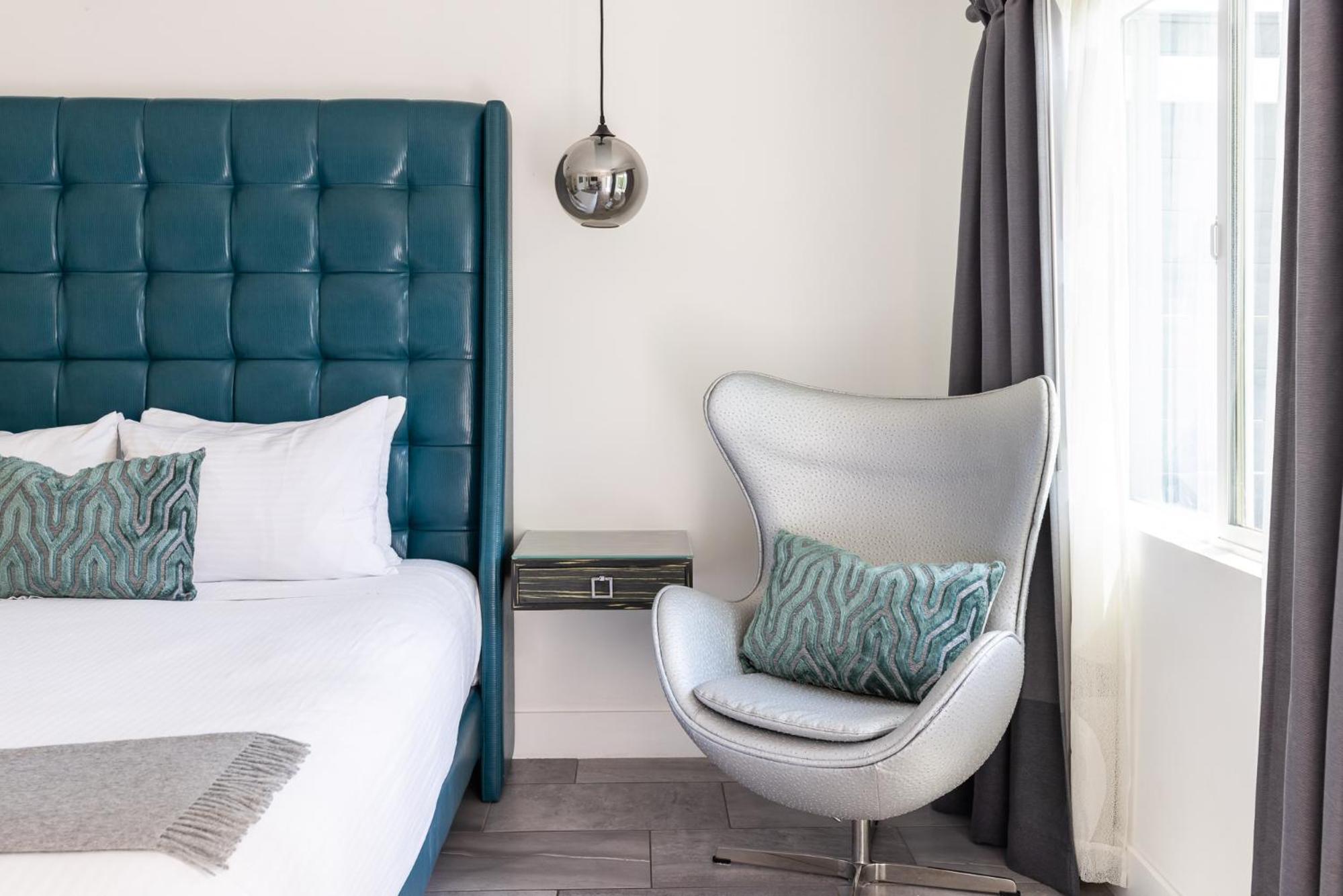 Standard King Room - Photo 4