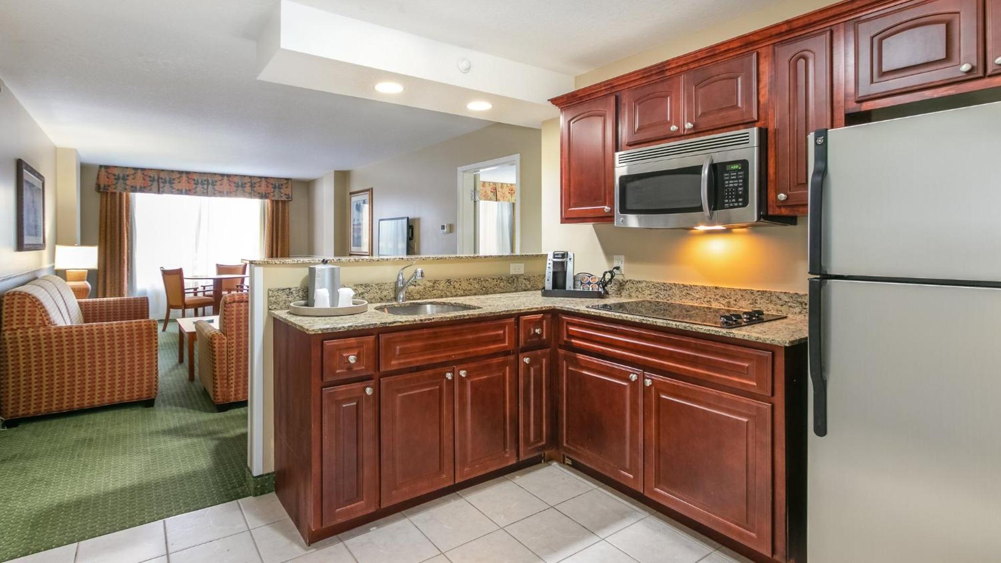 Two-Bedroom Suite with Balcony photo 3