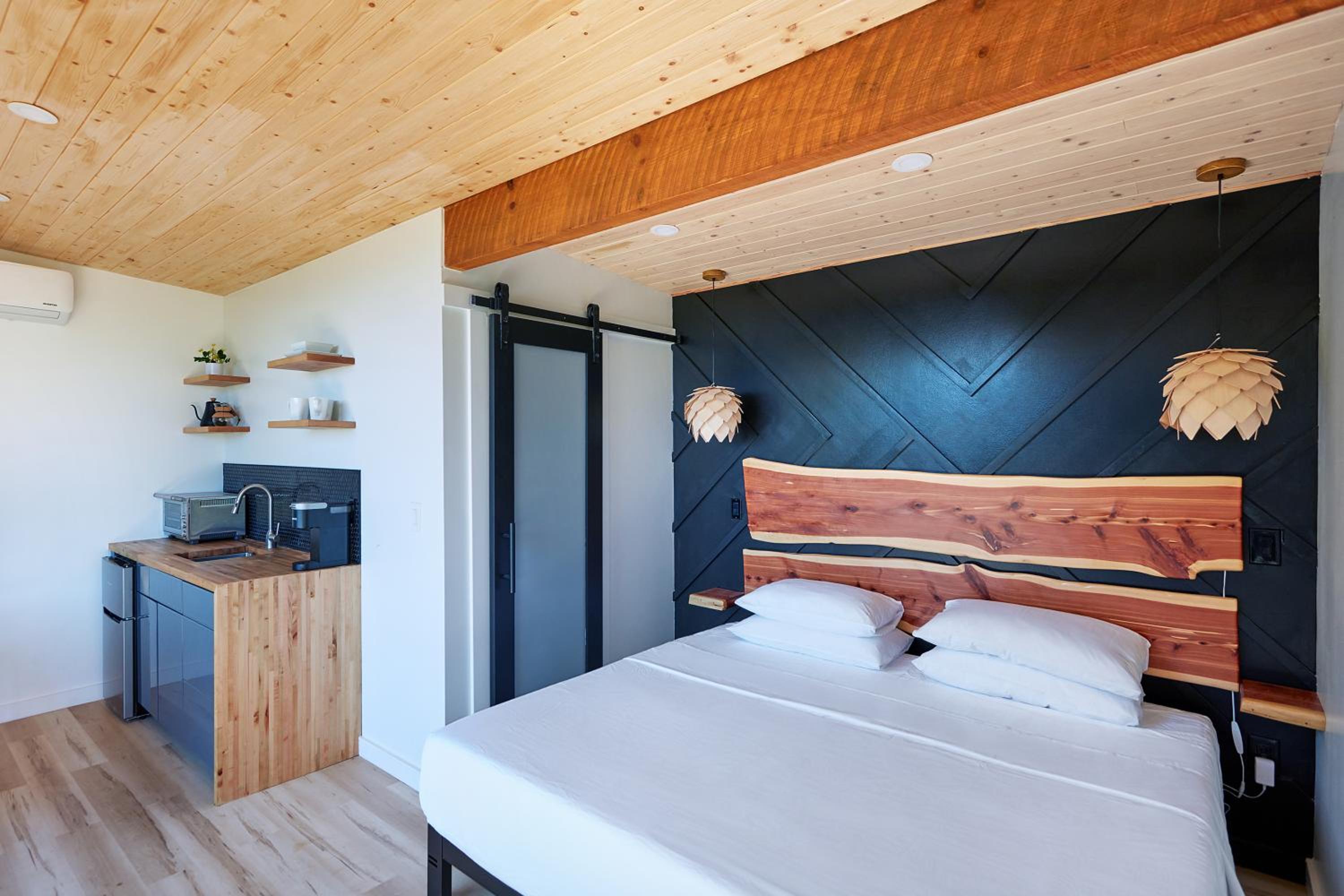 One-Bedroom House - Photo 1