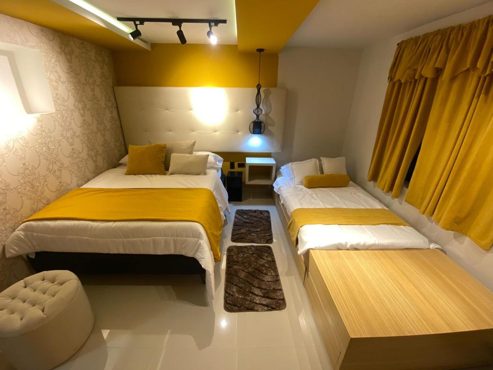 Twin Room with Shared Bathroom photo 2