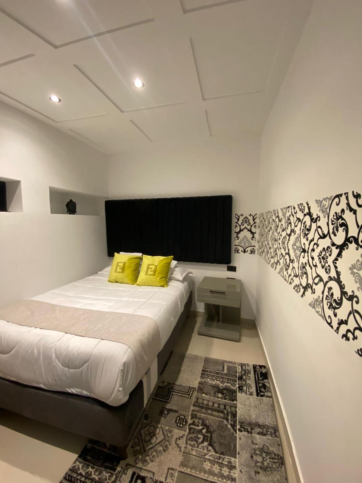 Double Room with Shared Bathroom photo 2