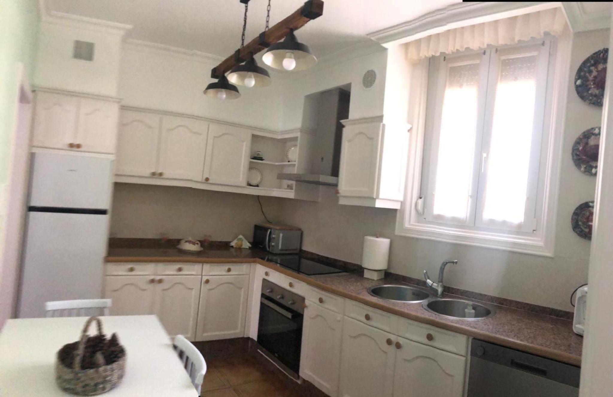 Three-Bedroom House photo 3