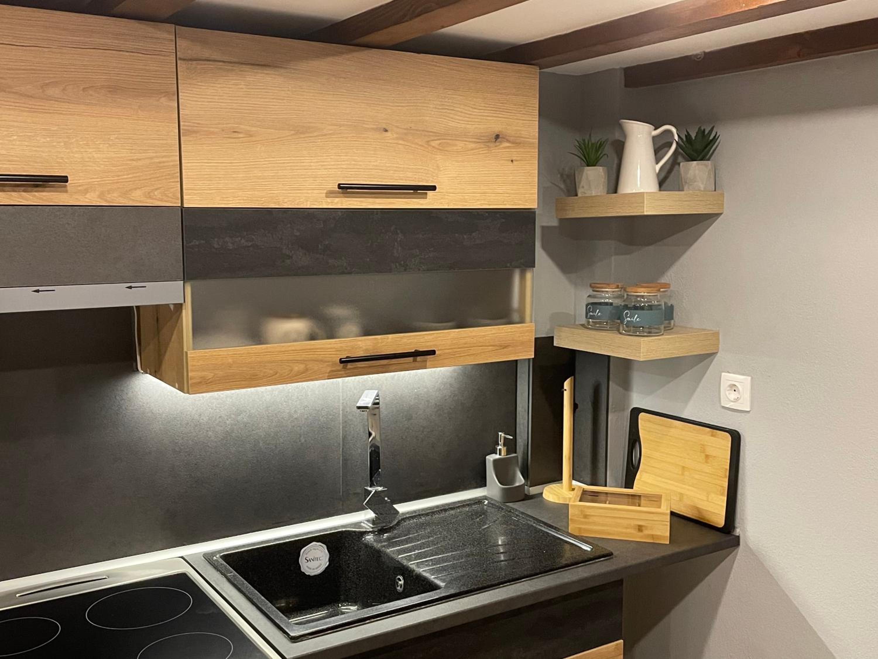 Two-Bedroom House - Photo 19
