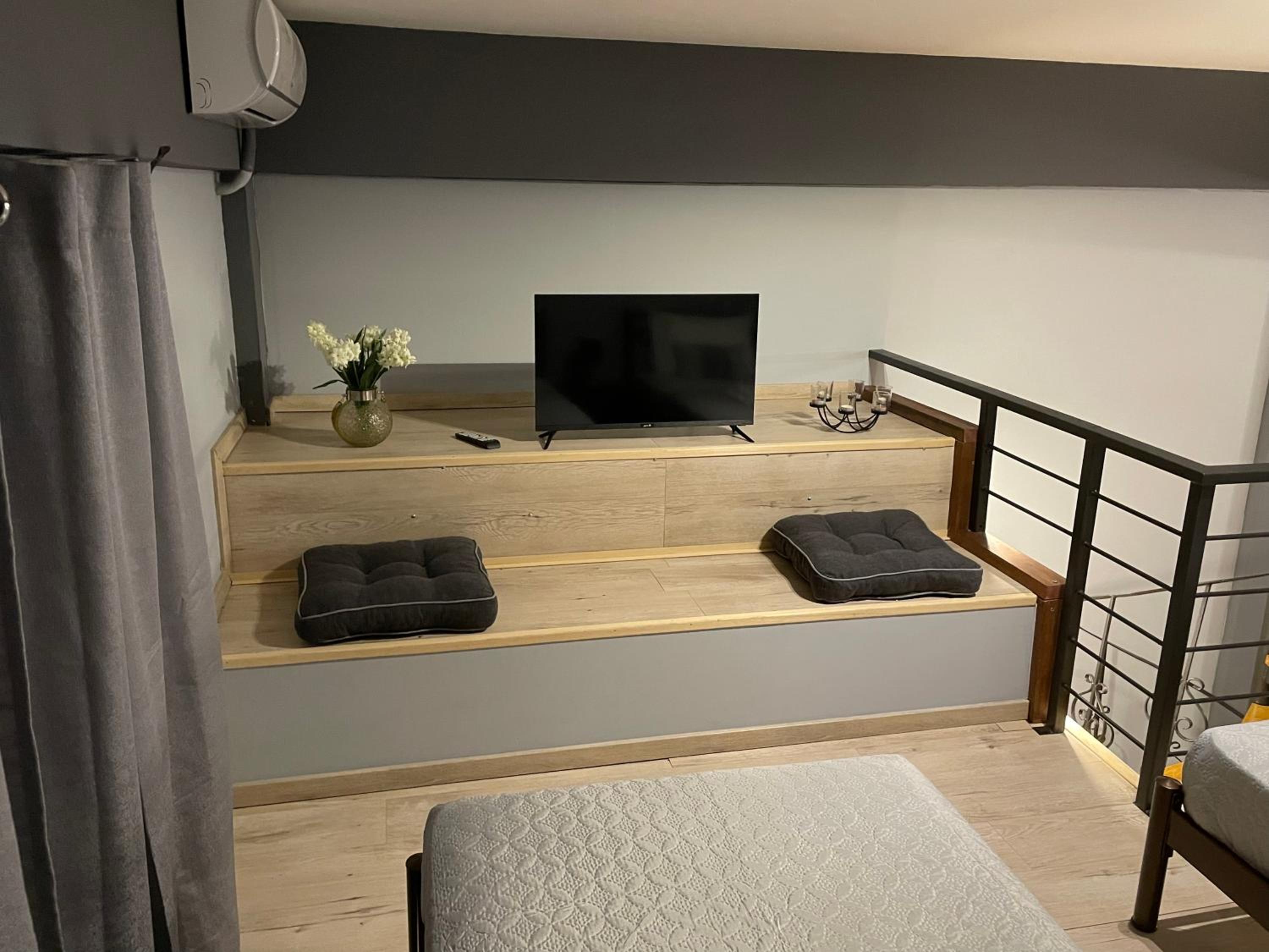 Two-Bedroom House - Photo 20