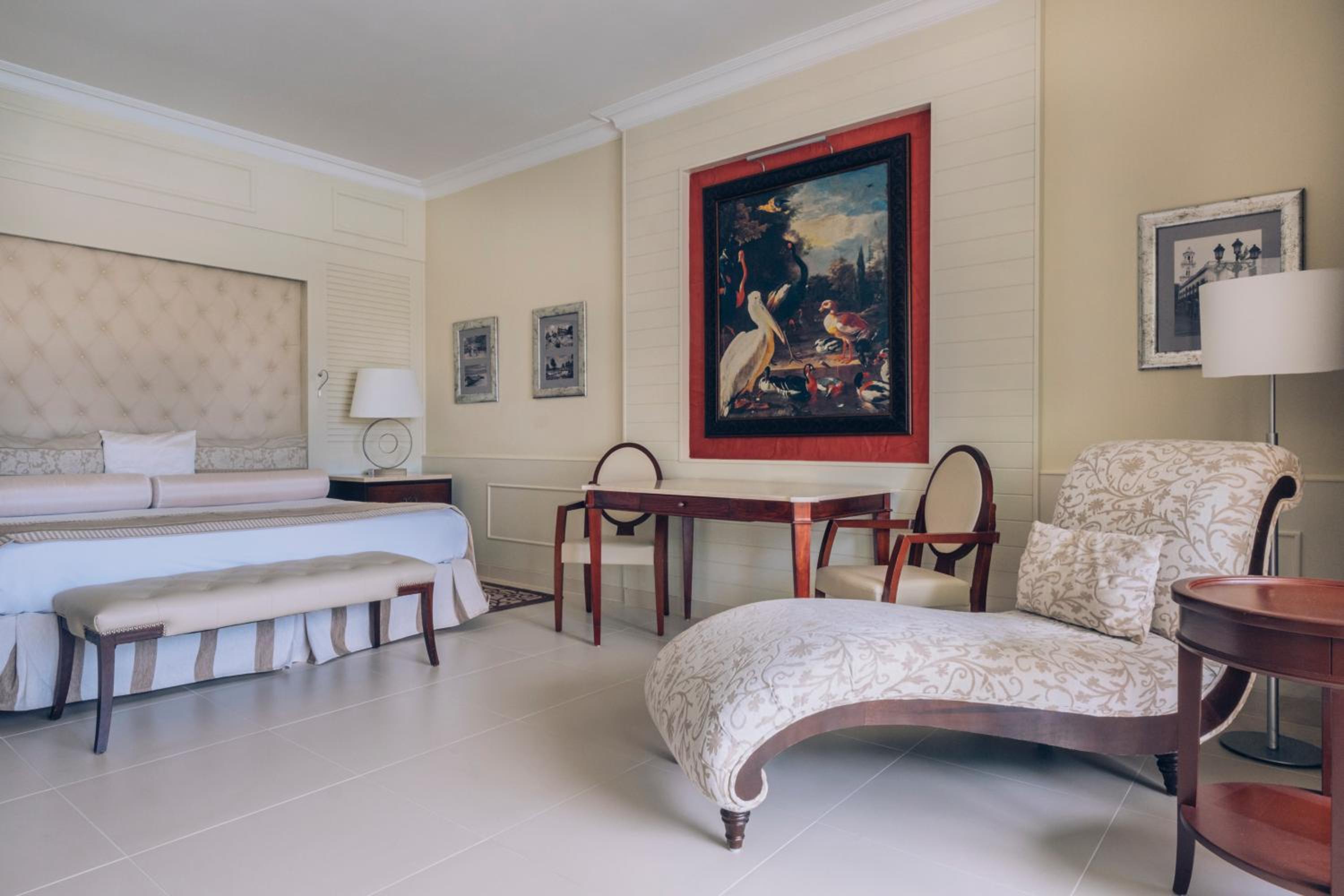 Upper Floor Suite photo 3
