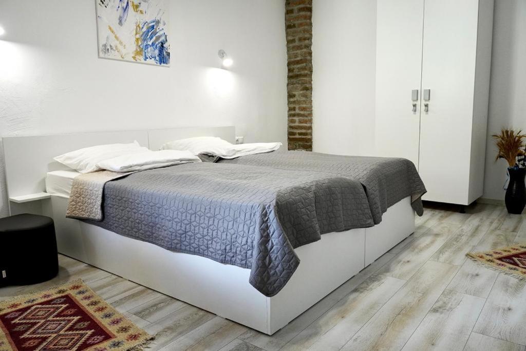 Twin Room - Photo 1