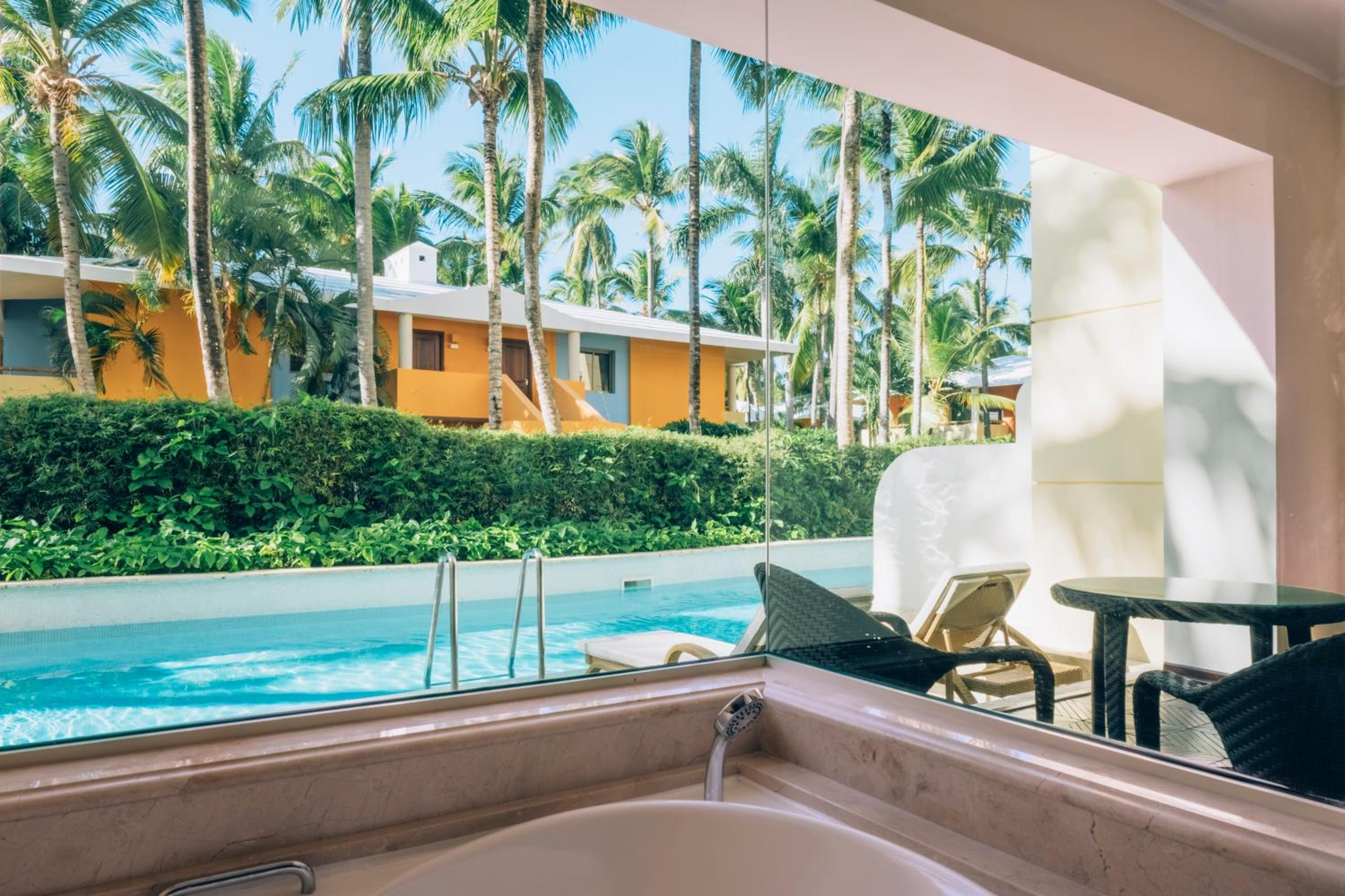Suite Swim Out (2 Adults)