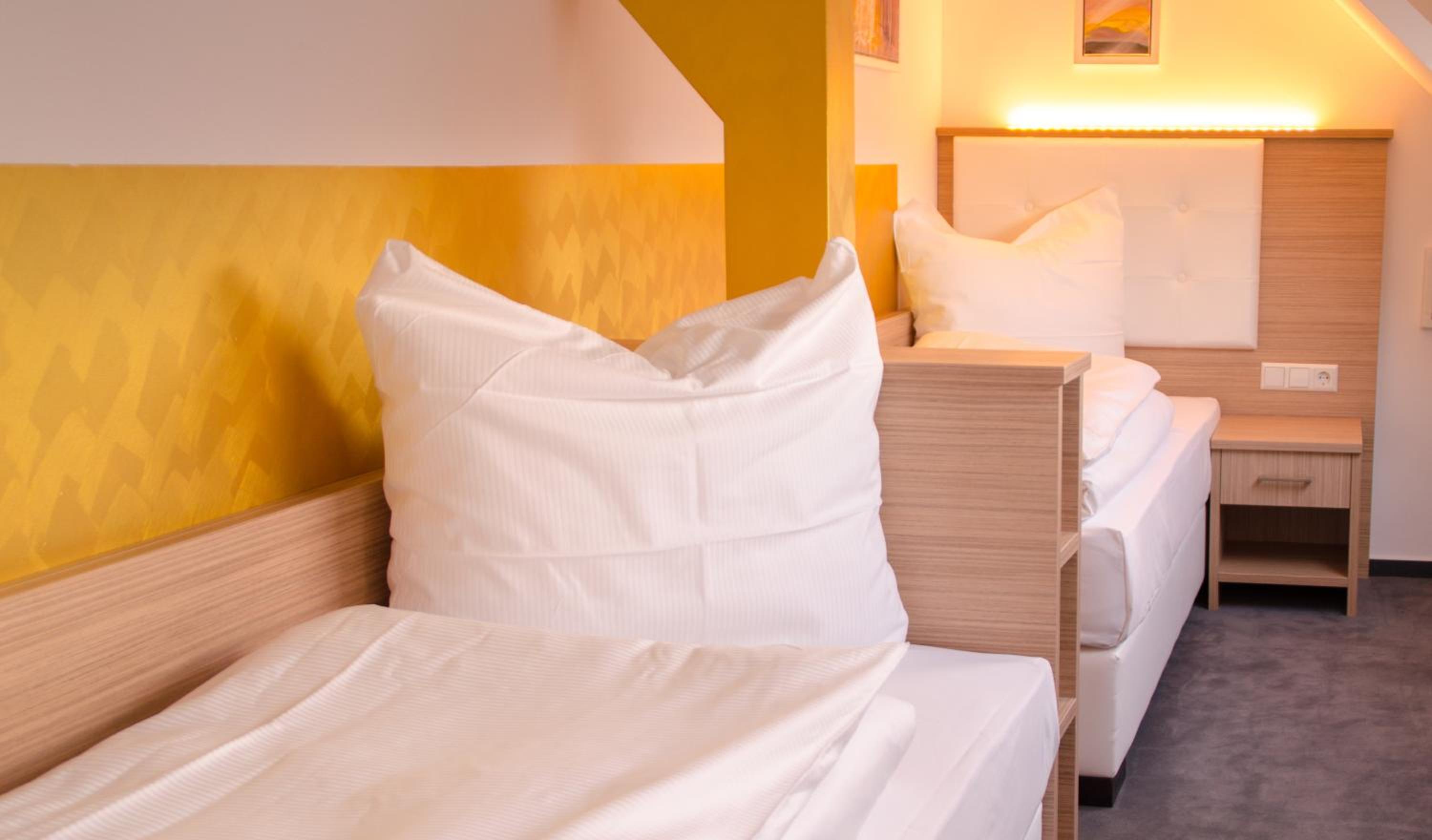 Twin Room - Photo 2