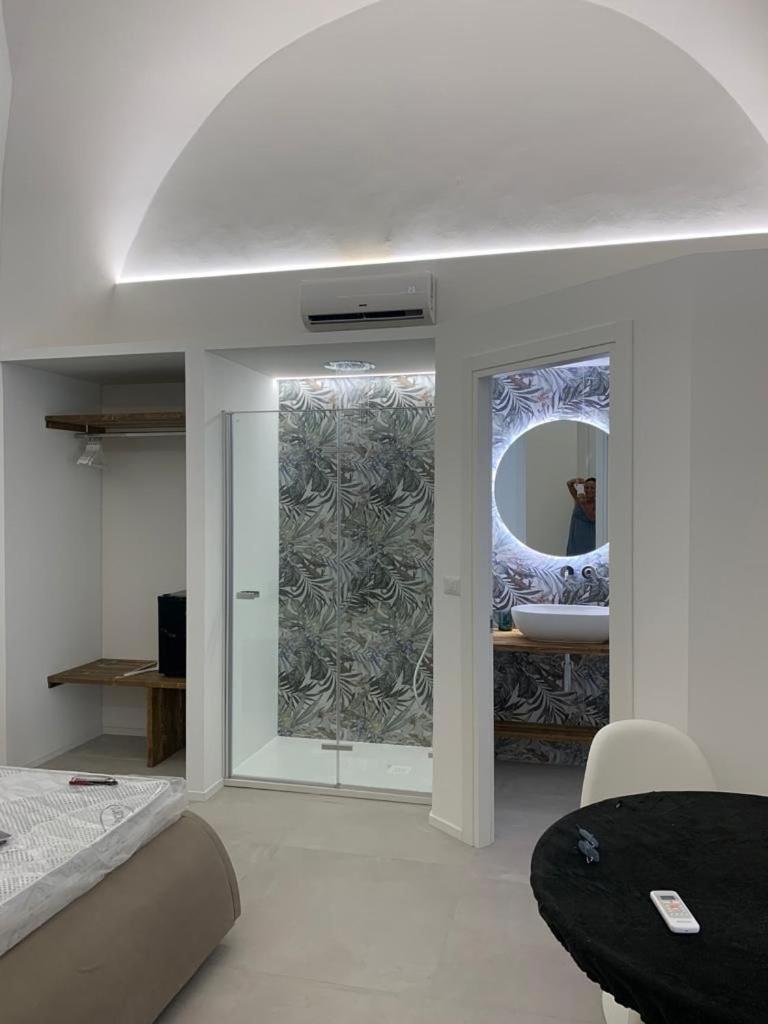 Deluxe King Room photo 1