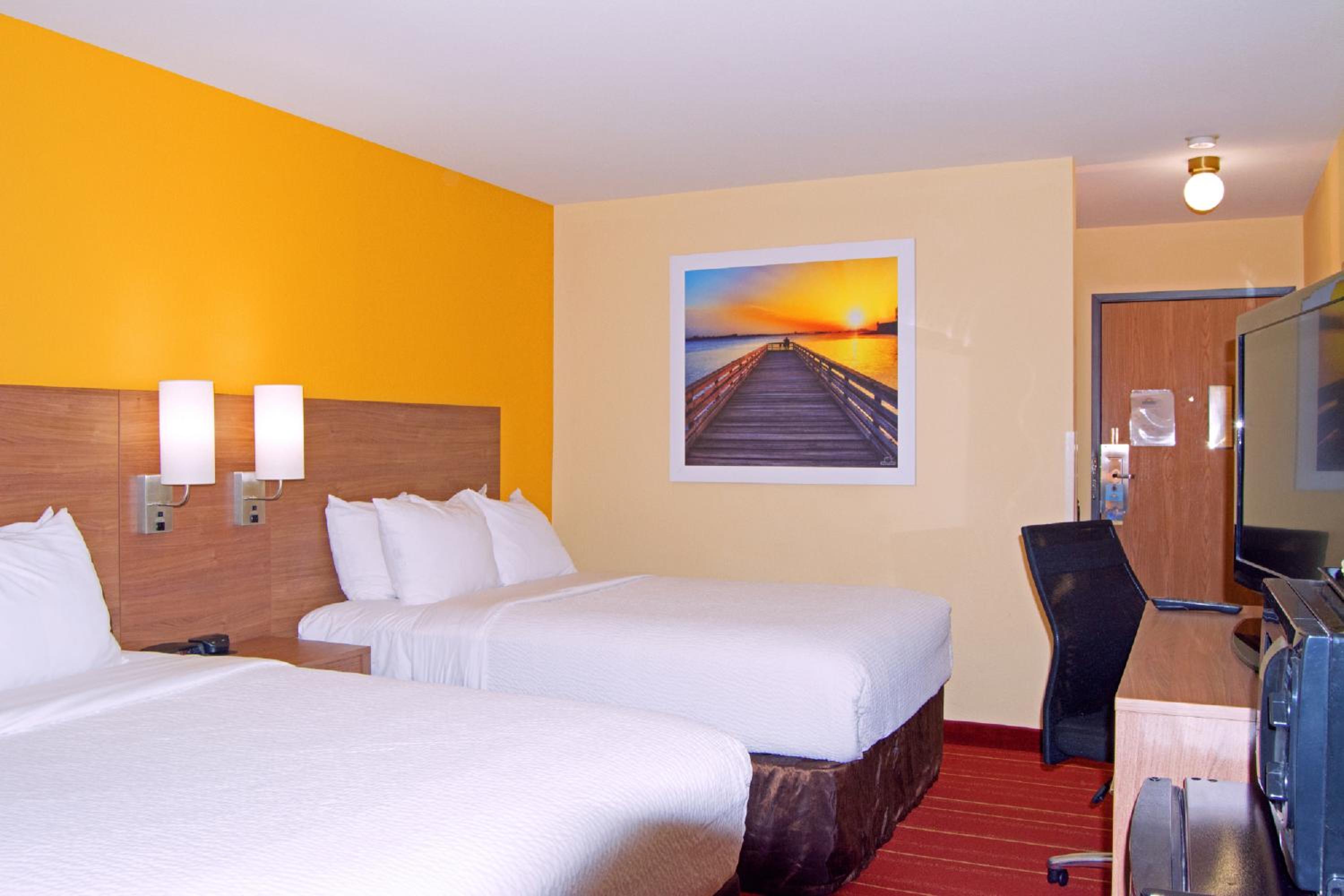 Deluxe Double Room with Two Double Beds - Non-Smoking - Photo 6
