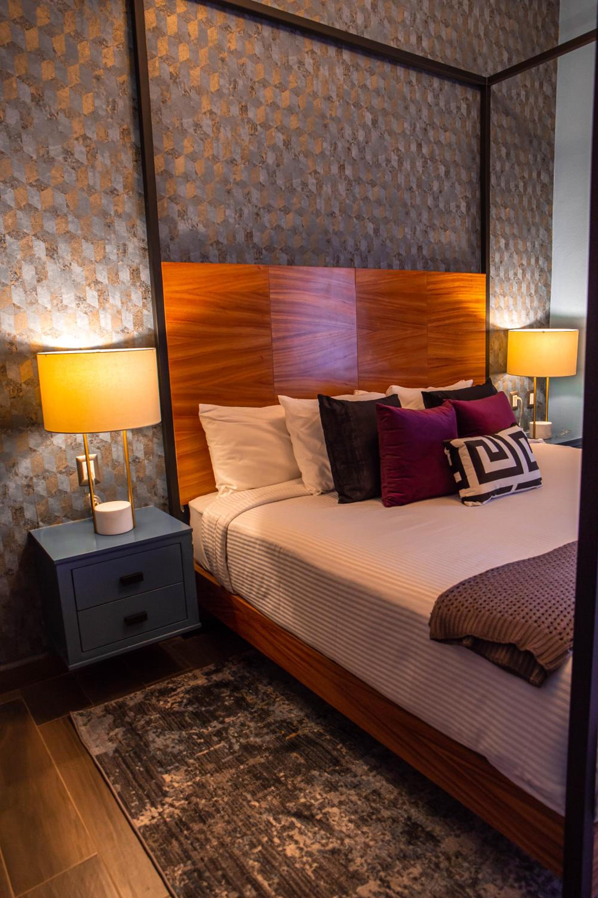 Superior King Suite - Photo 1