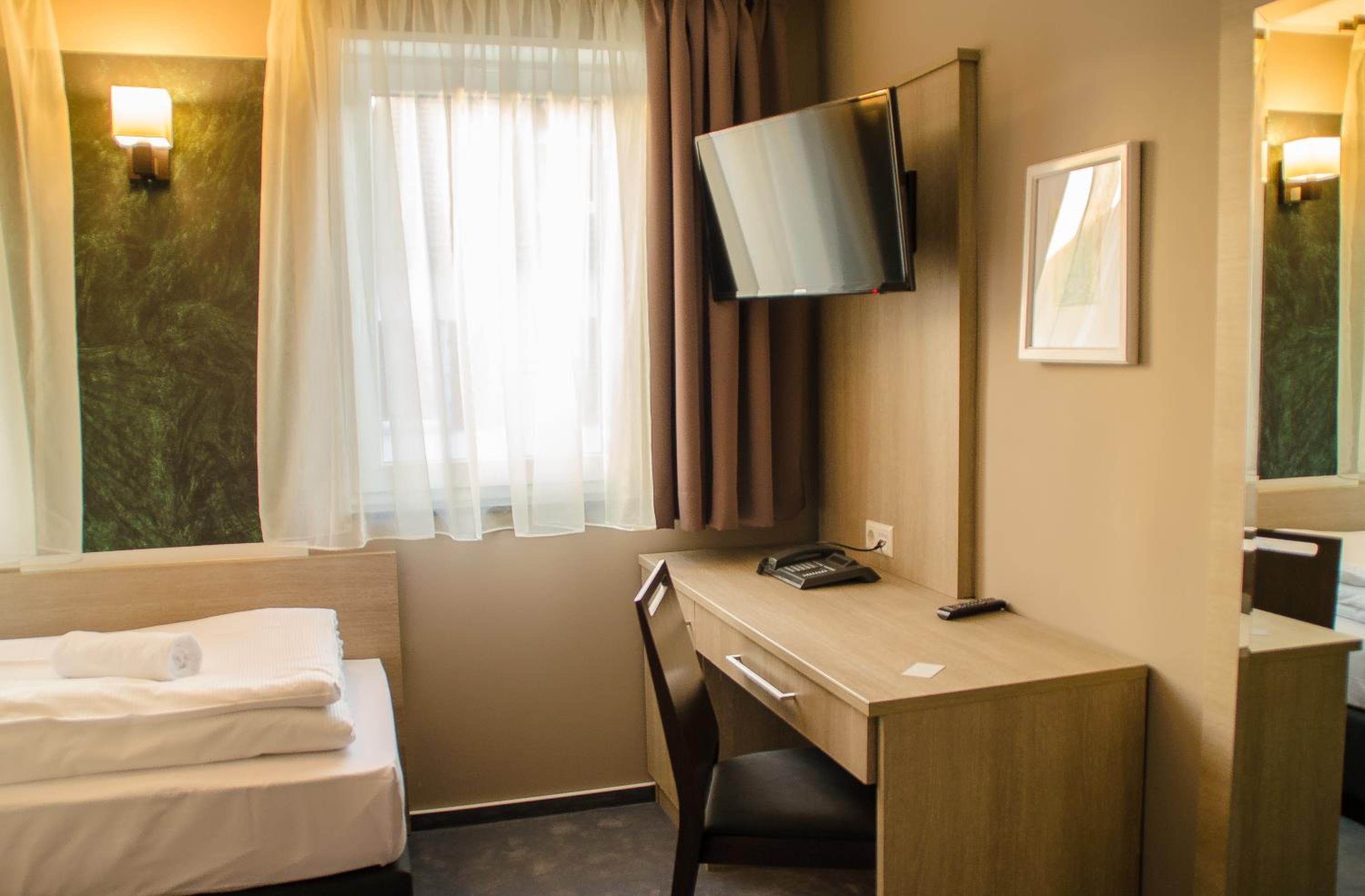Triple Room - Photo 6