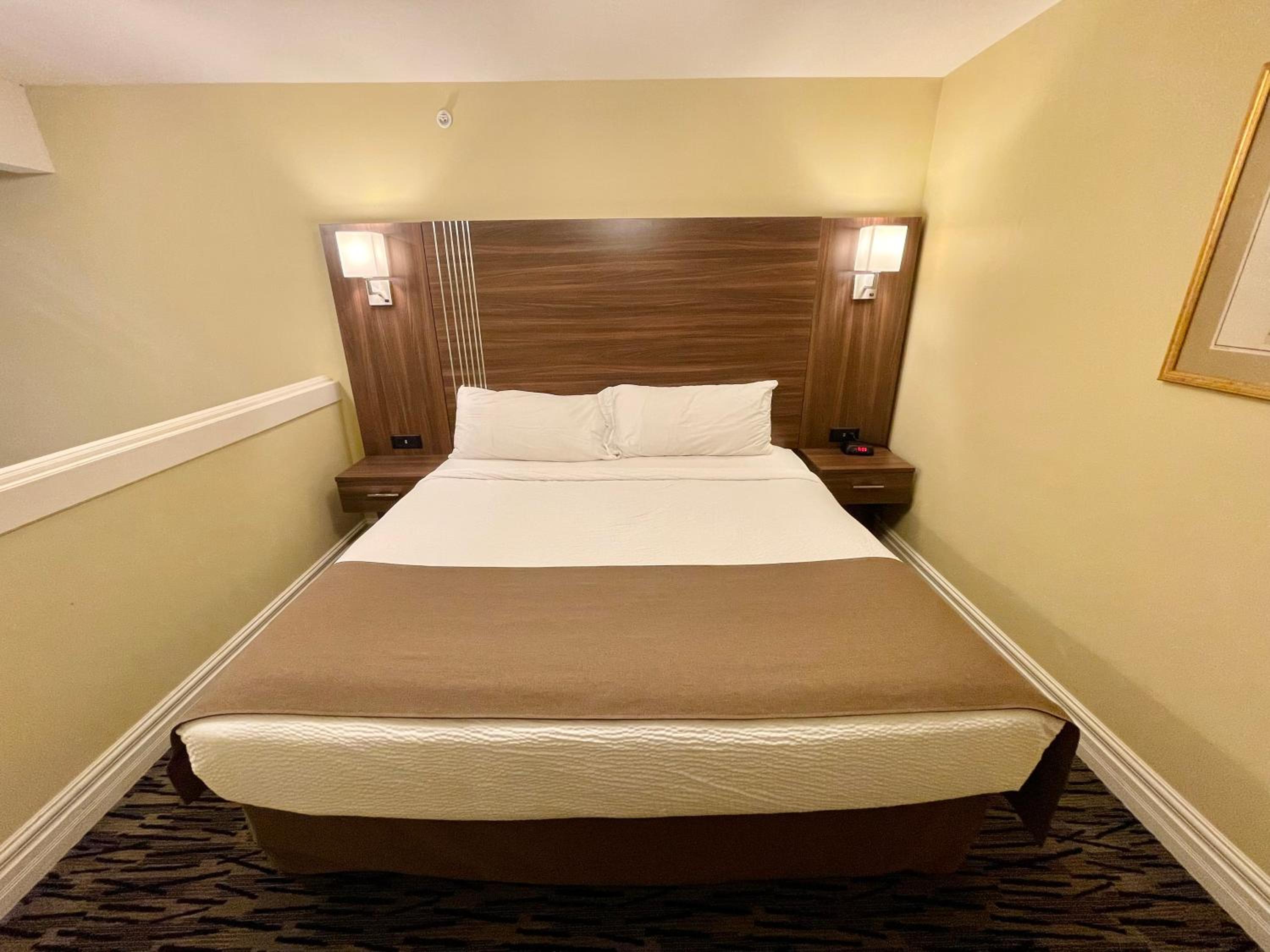 King Suite - Photo 10