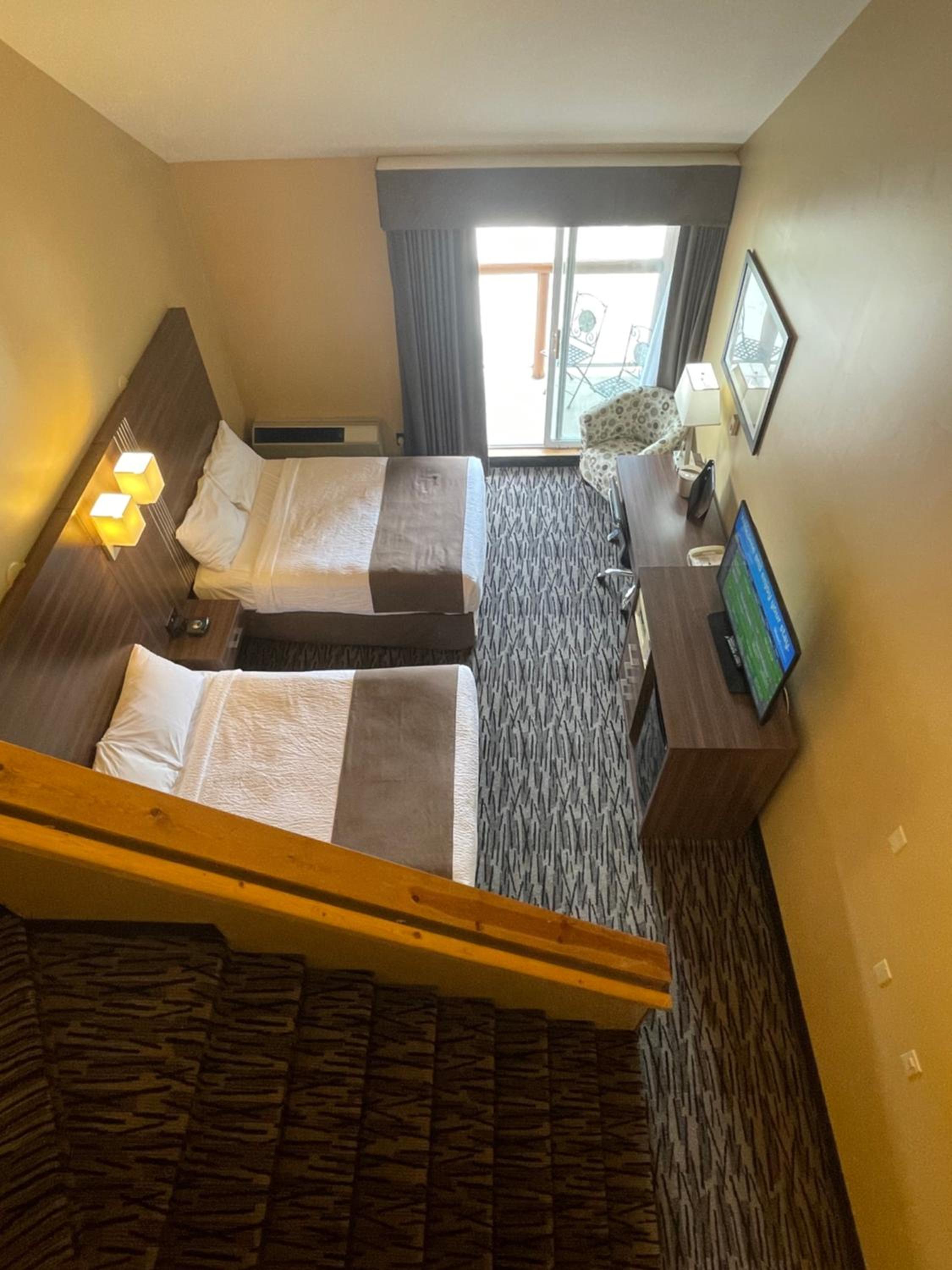 Family Room - Photo 3