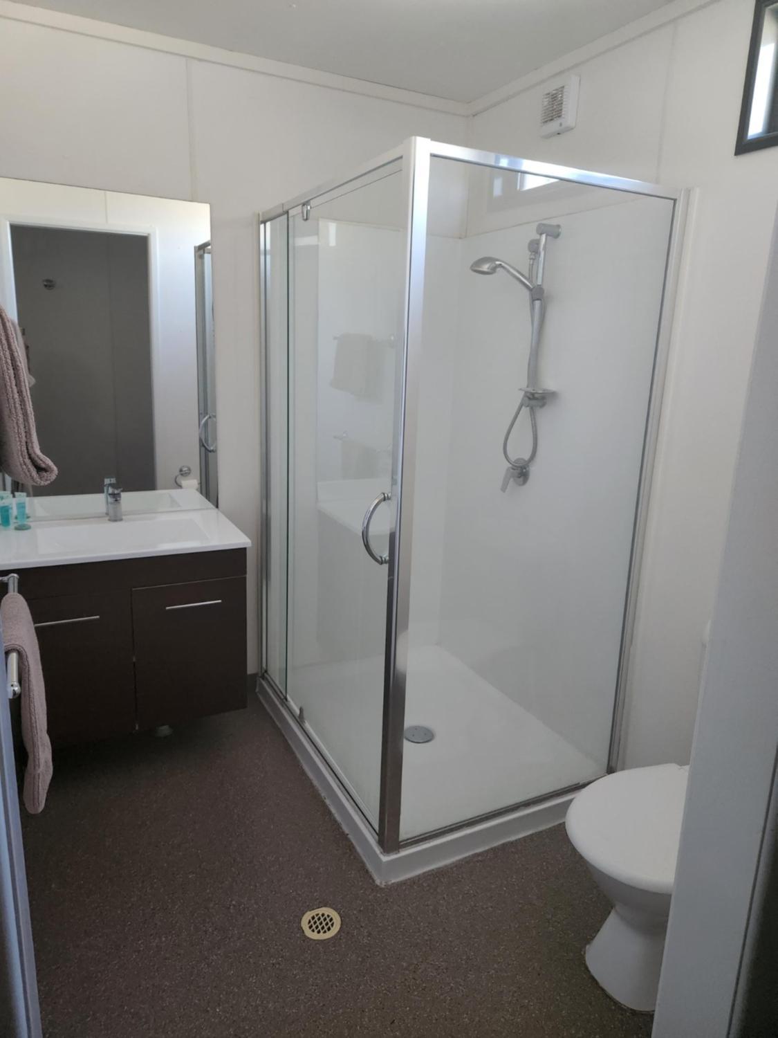 Single Room with Private Bathroom photo 3