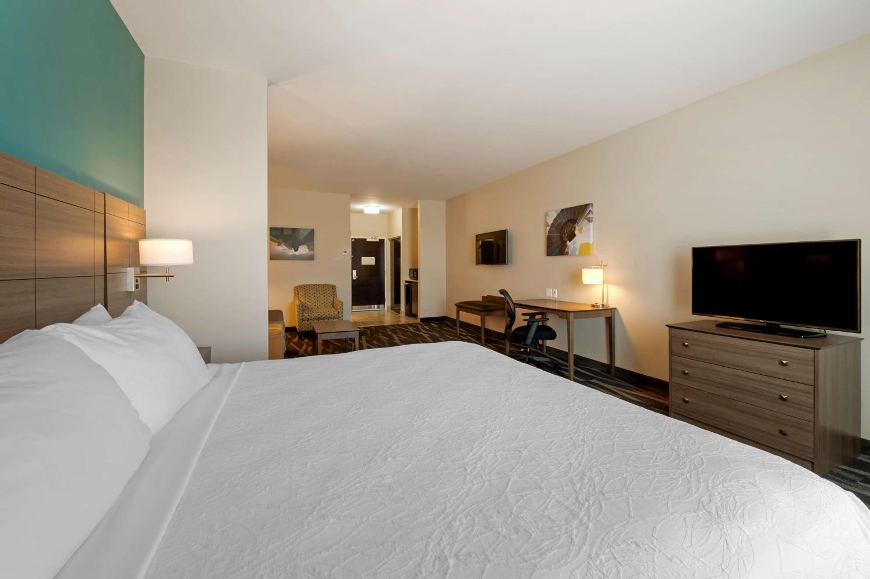 King Suite with Sofa Bed photo 3