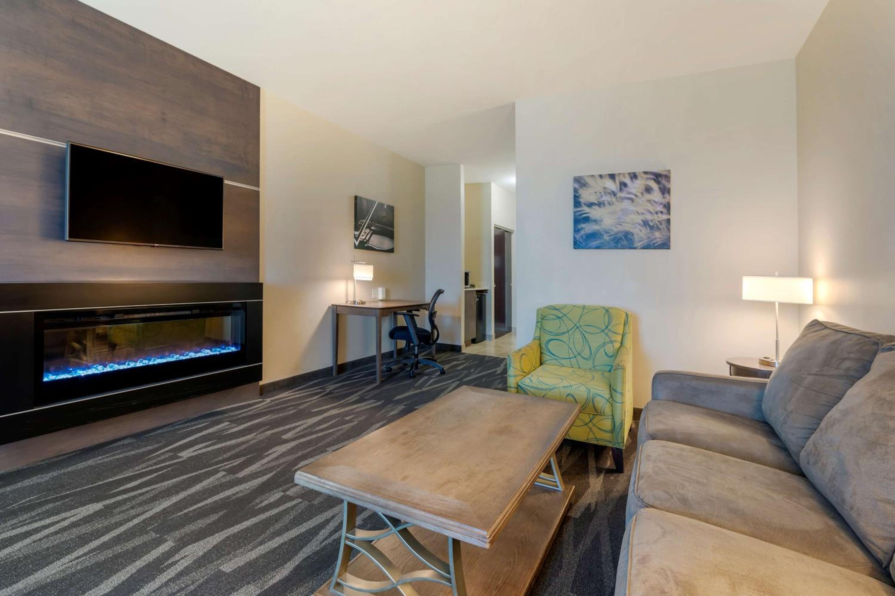 Bridal King Suite photo 3