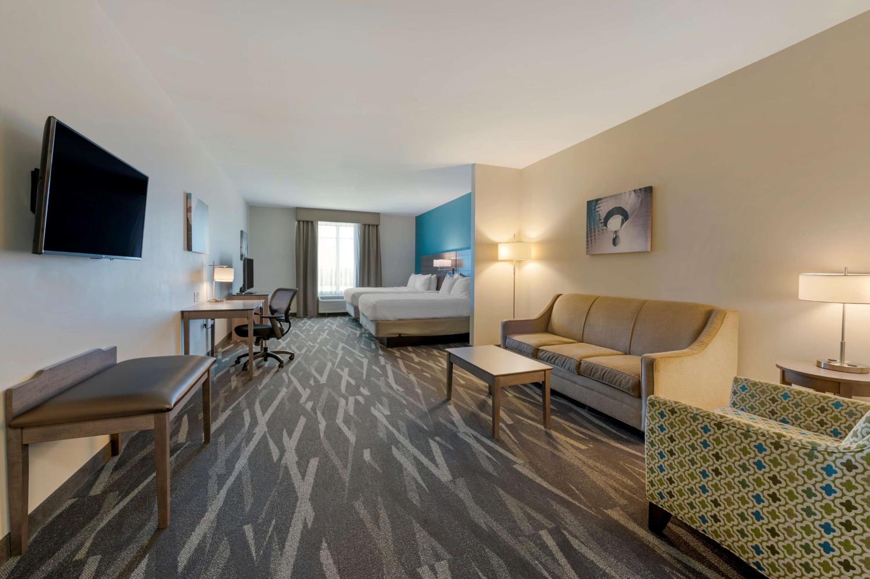 Queen Suite with Two Queen Beds and Bath Tub - Mobility Access photo 1