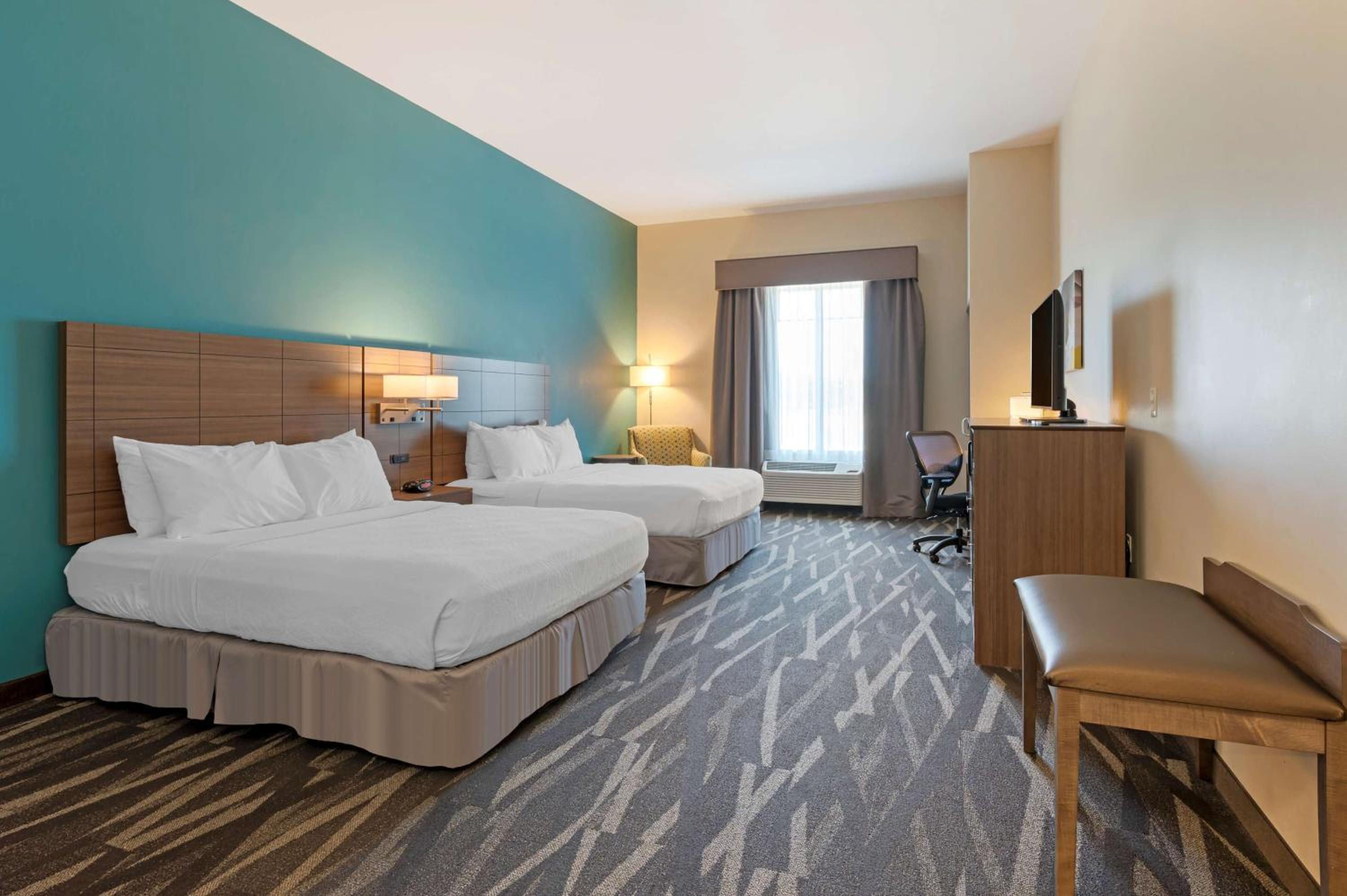 Queen Room with Two Queen Beds and Roll-In Shower - Disability Access/Non-Smoking photo 1