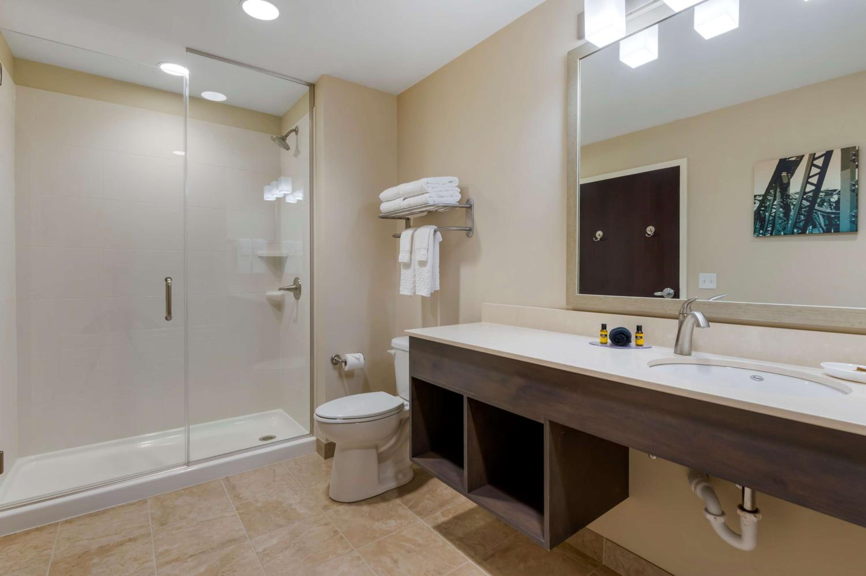 Bridal King Suite photo 2
