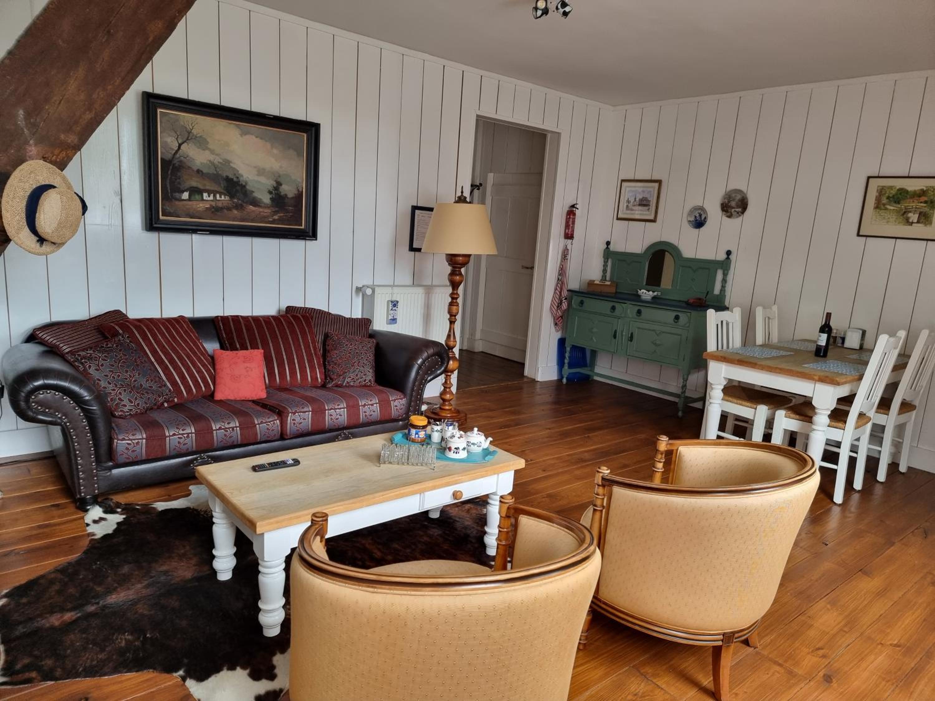 King Suite - Non-Smoking - Photo 3