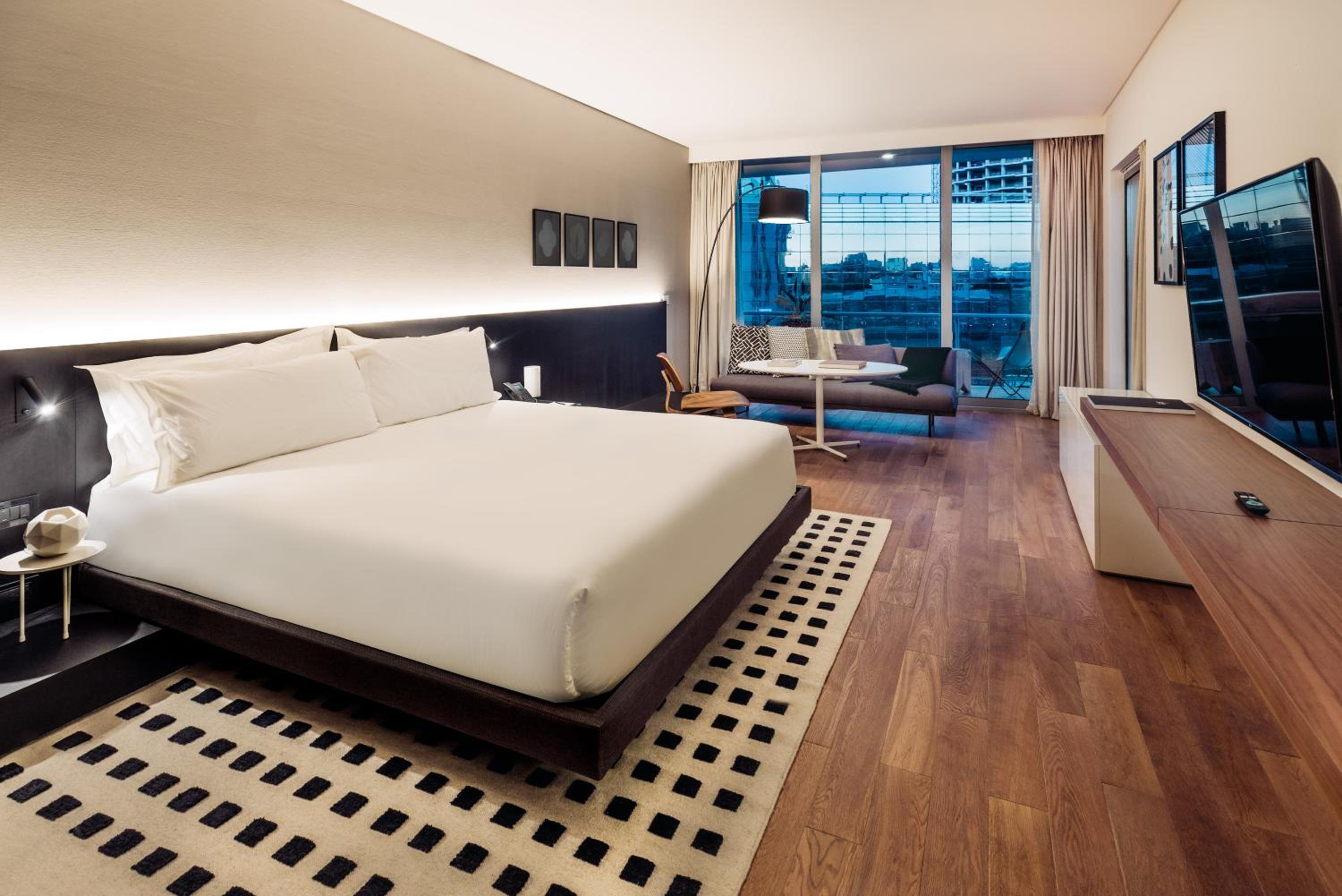 Superior Corner King Room