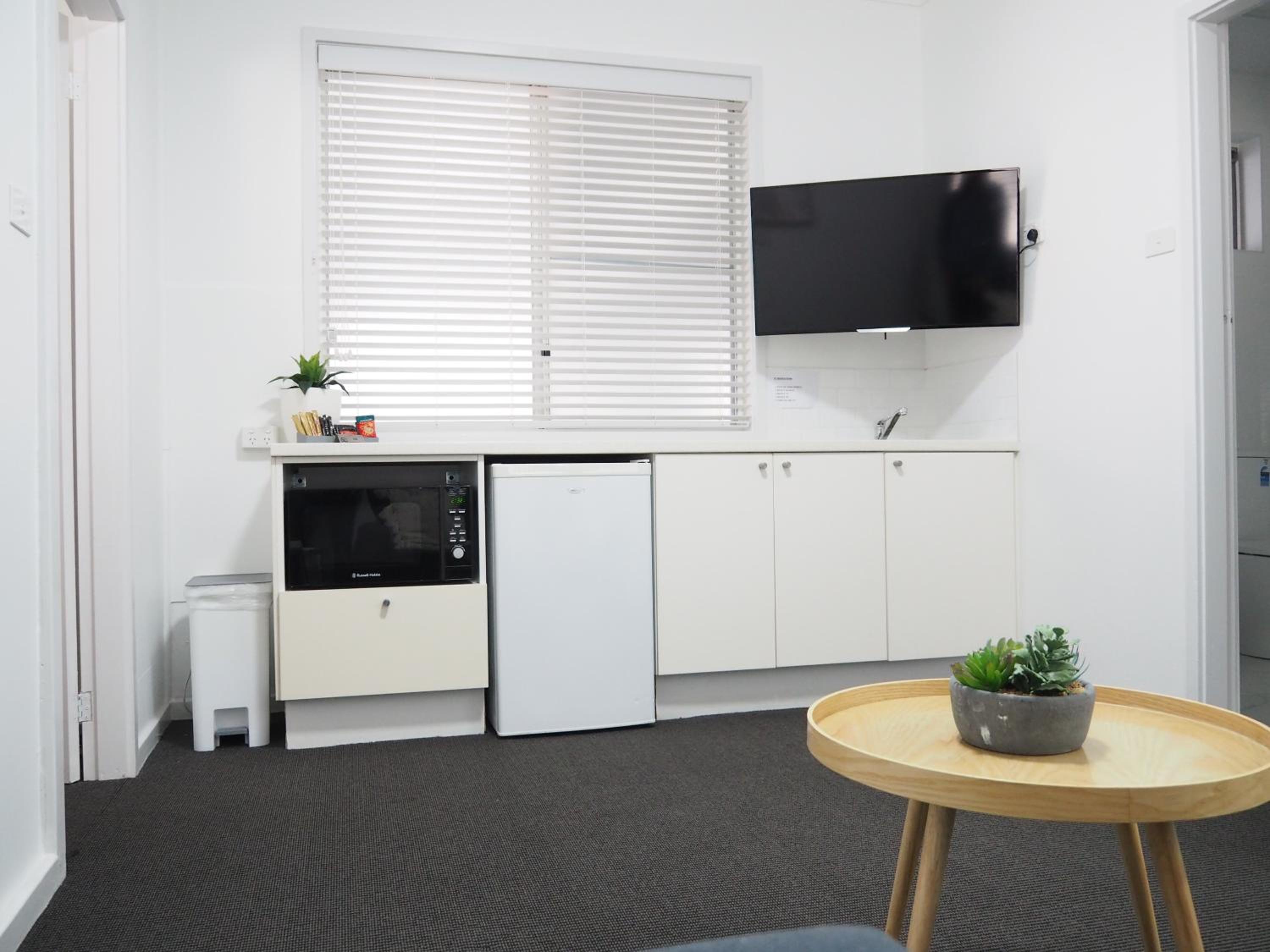 Standard Studio - Photo 8