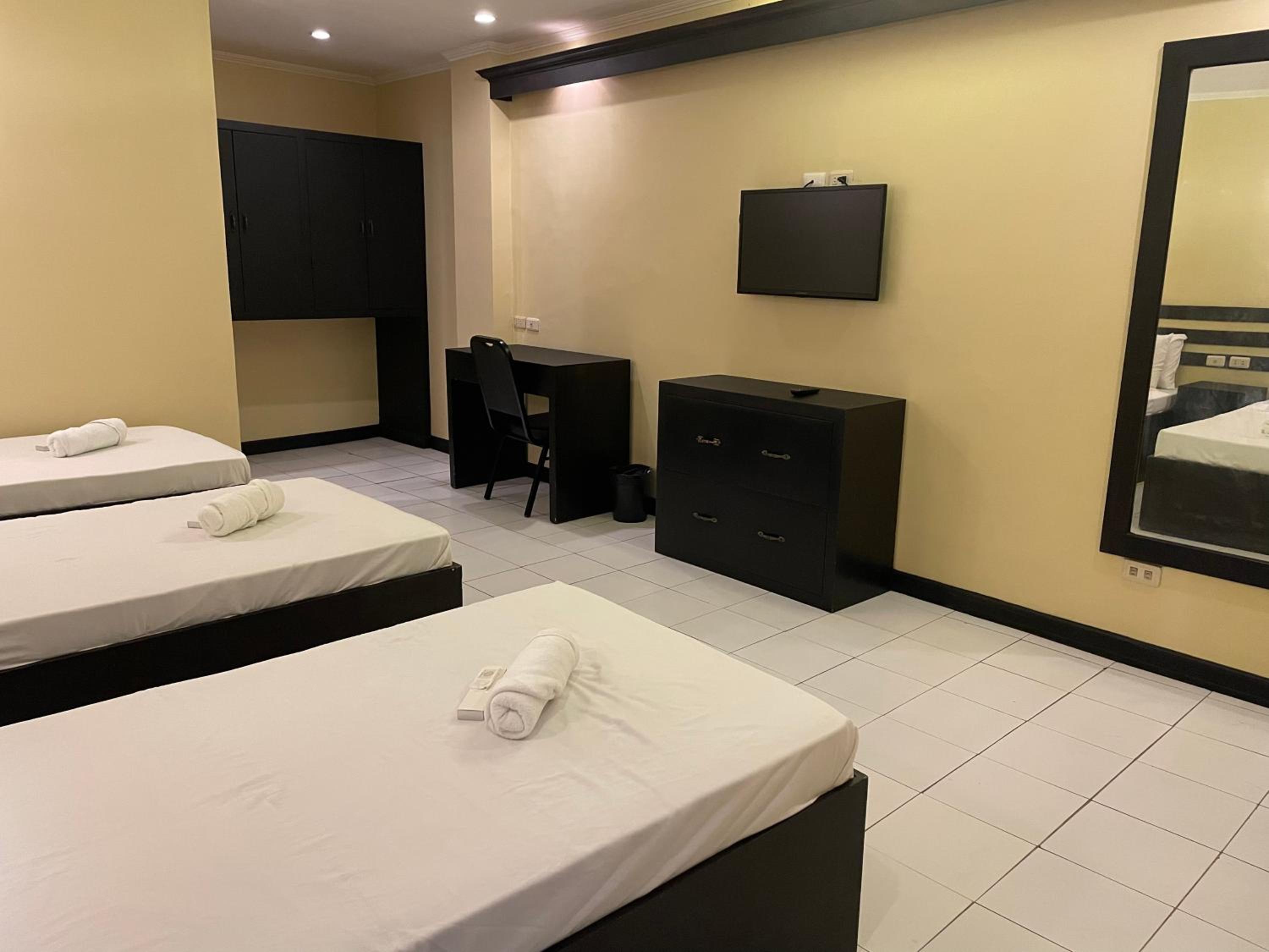 Standard Triple Room photo 2