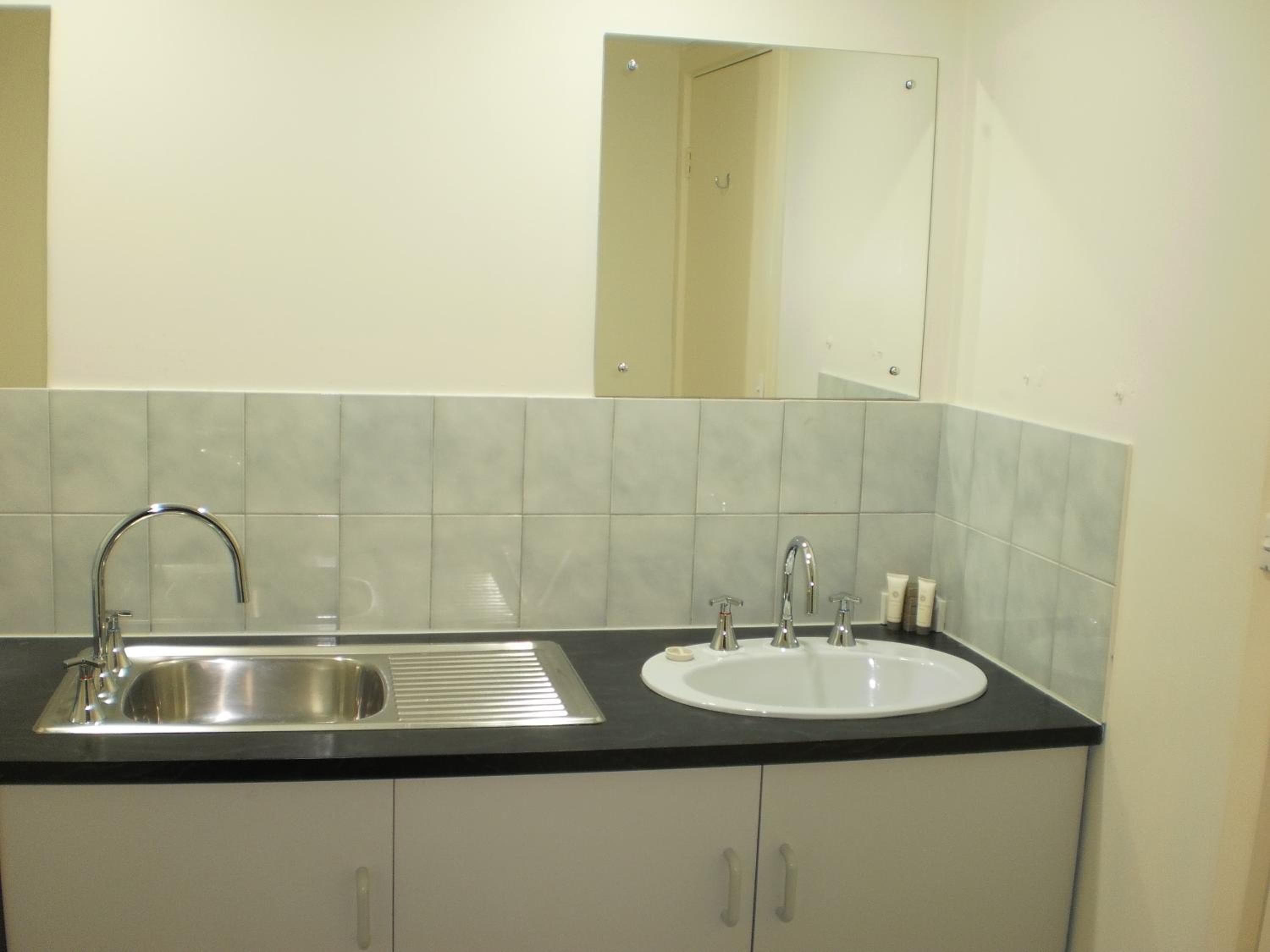 Deluxe Twin Room - Photo 2