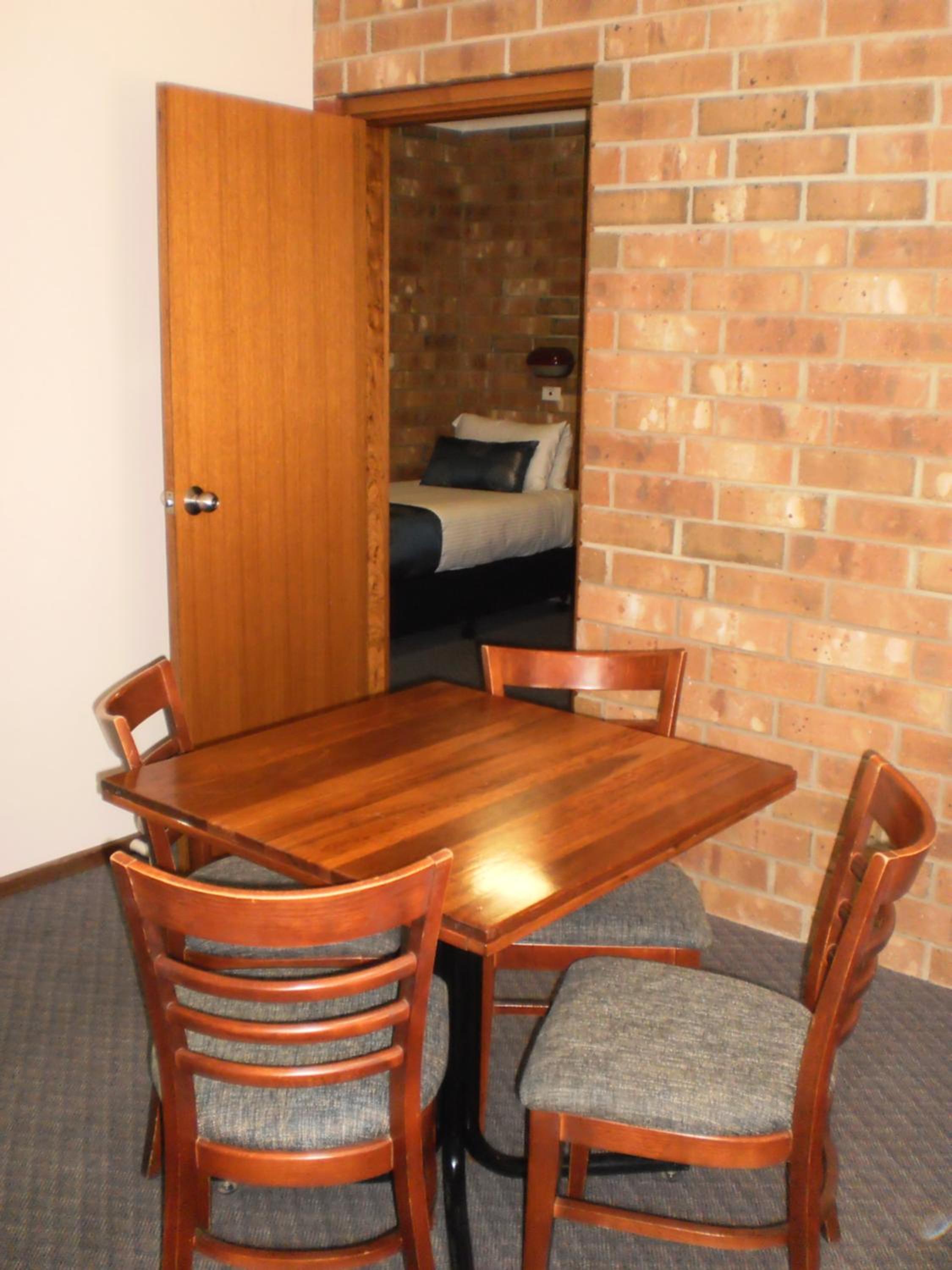 Deluxe Family Room - Photo 7