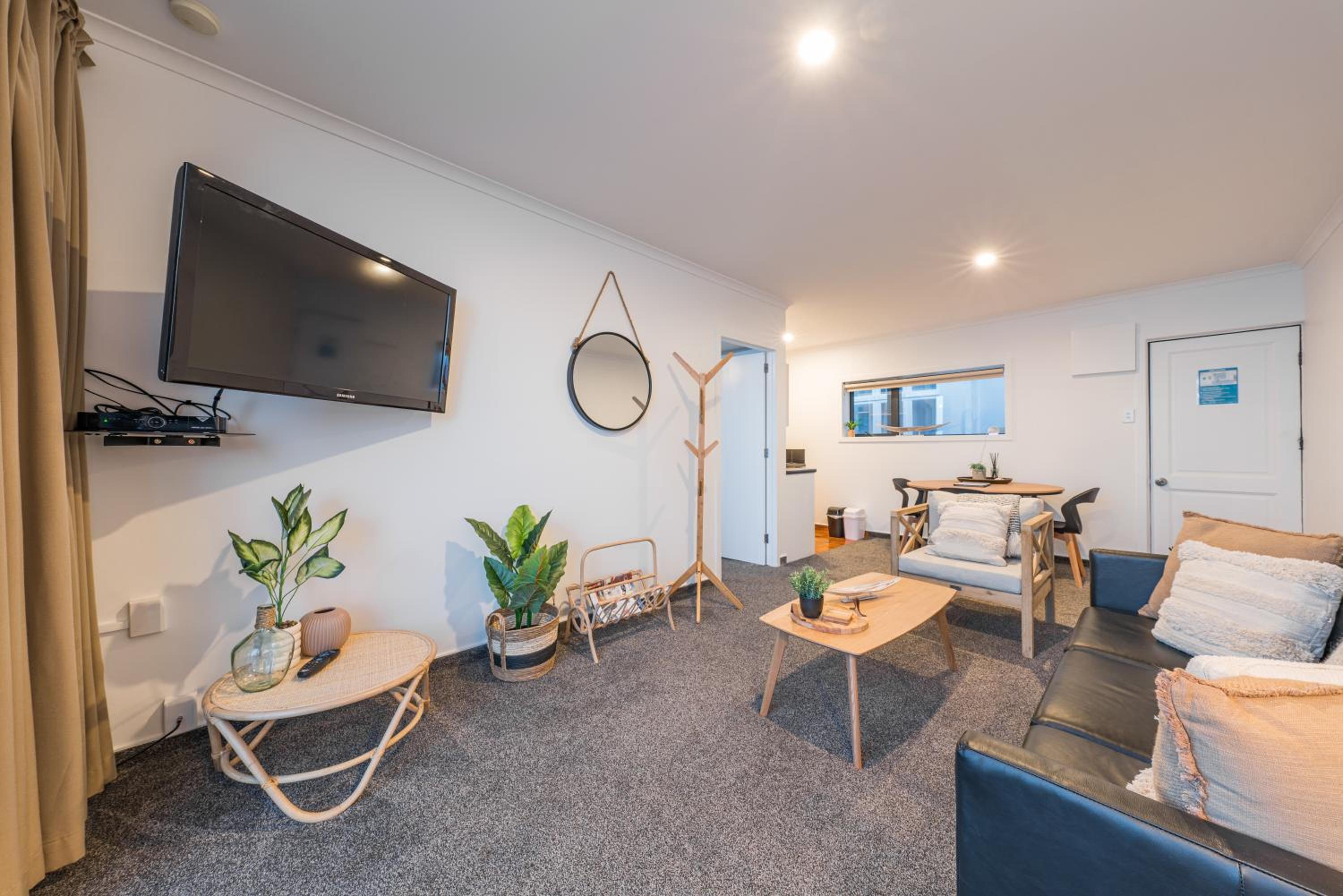 Apartment with Sea View - Photo 15