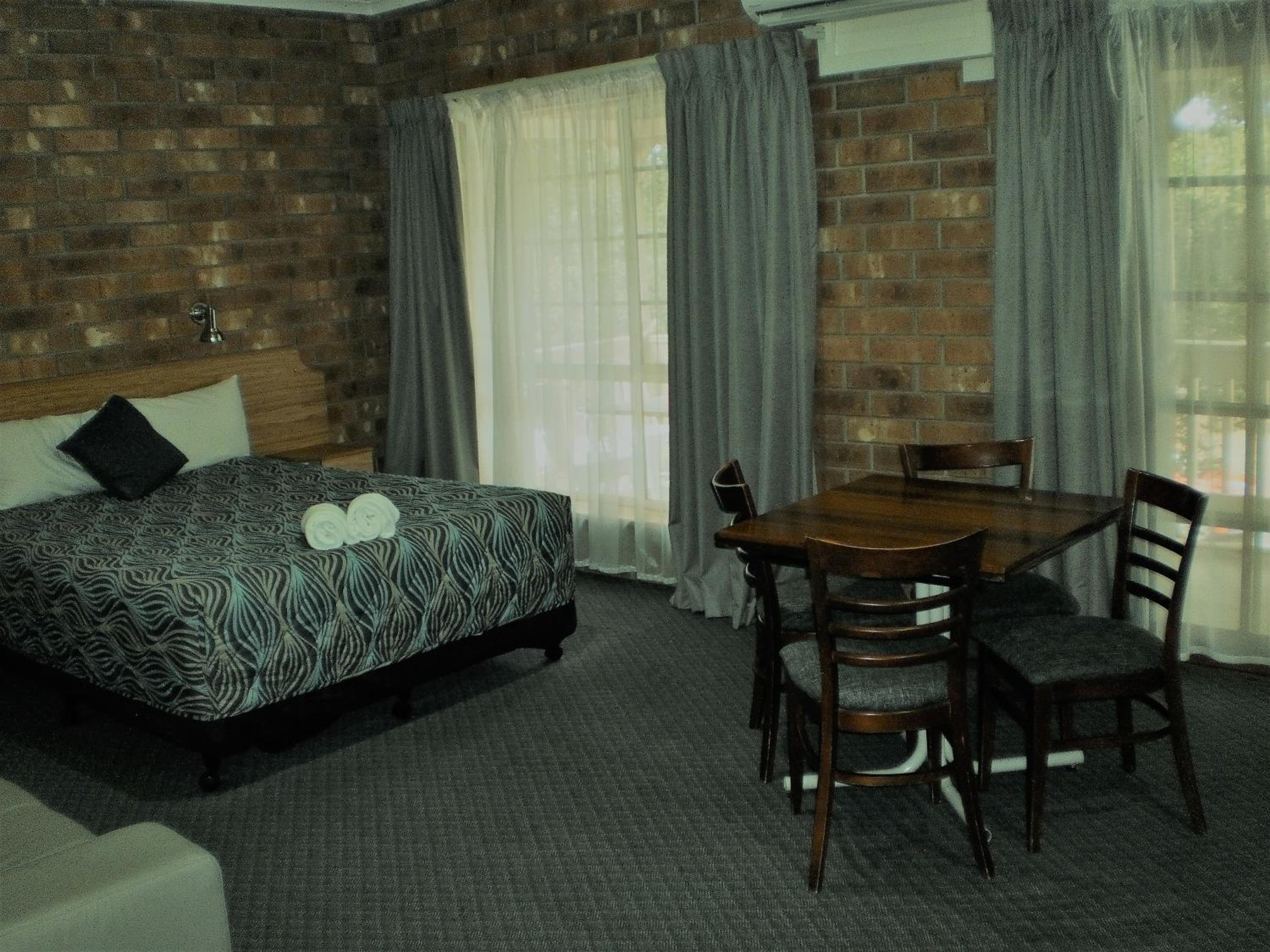 Standard Family Room - Photo 5
