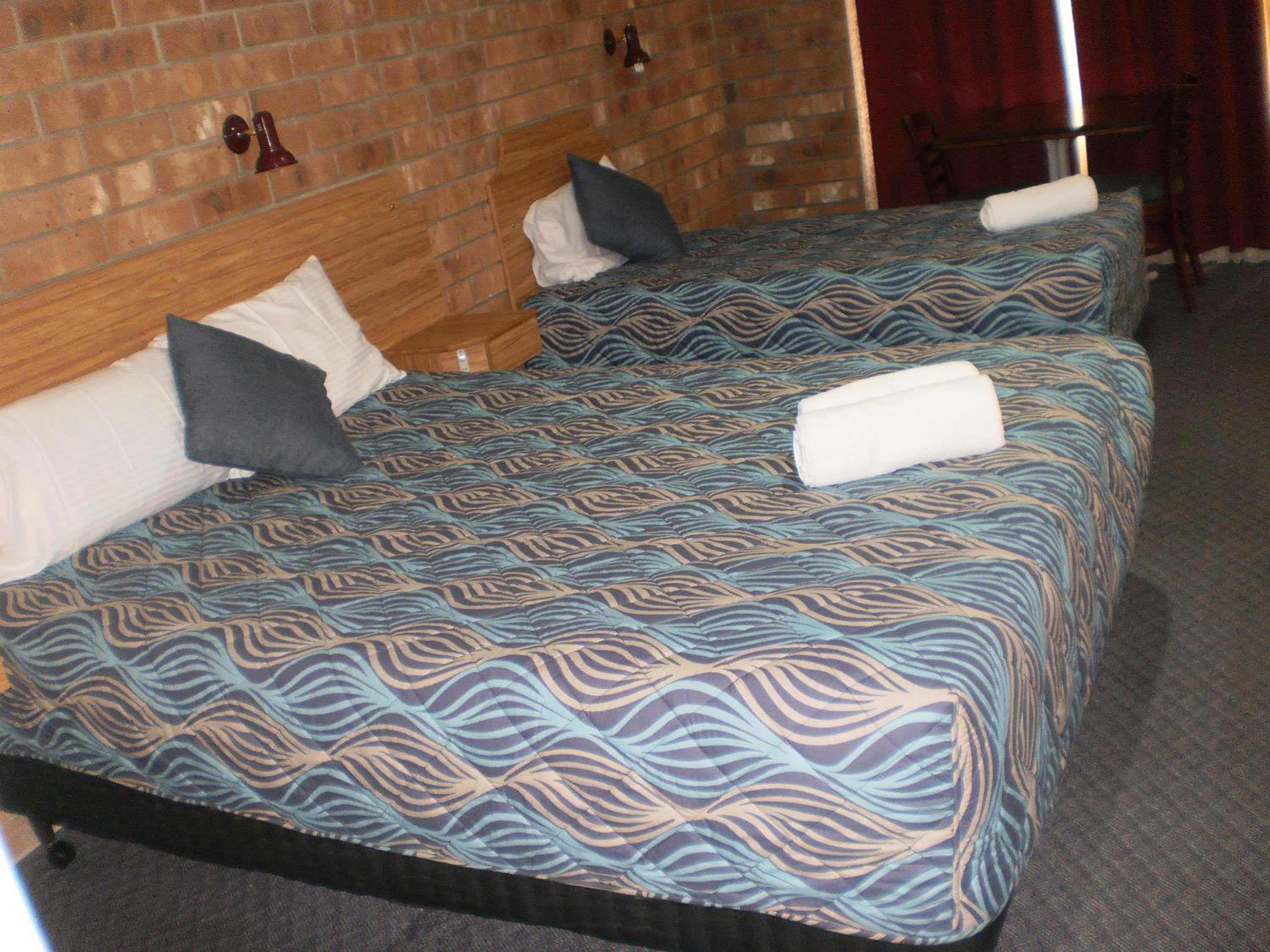 Standard Twin Room - Photo 1