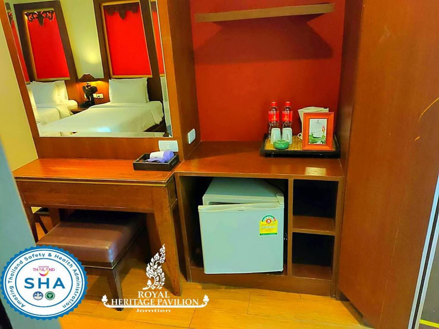 Superior Twin Room with Sea View - Photo 4
