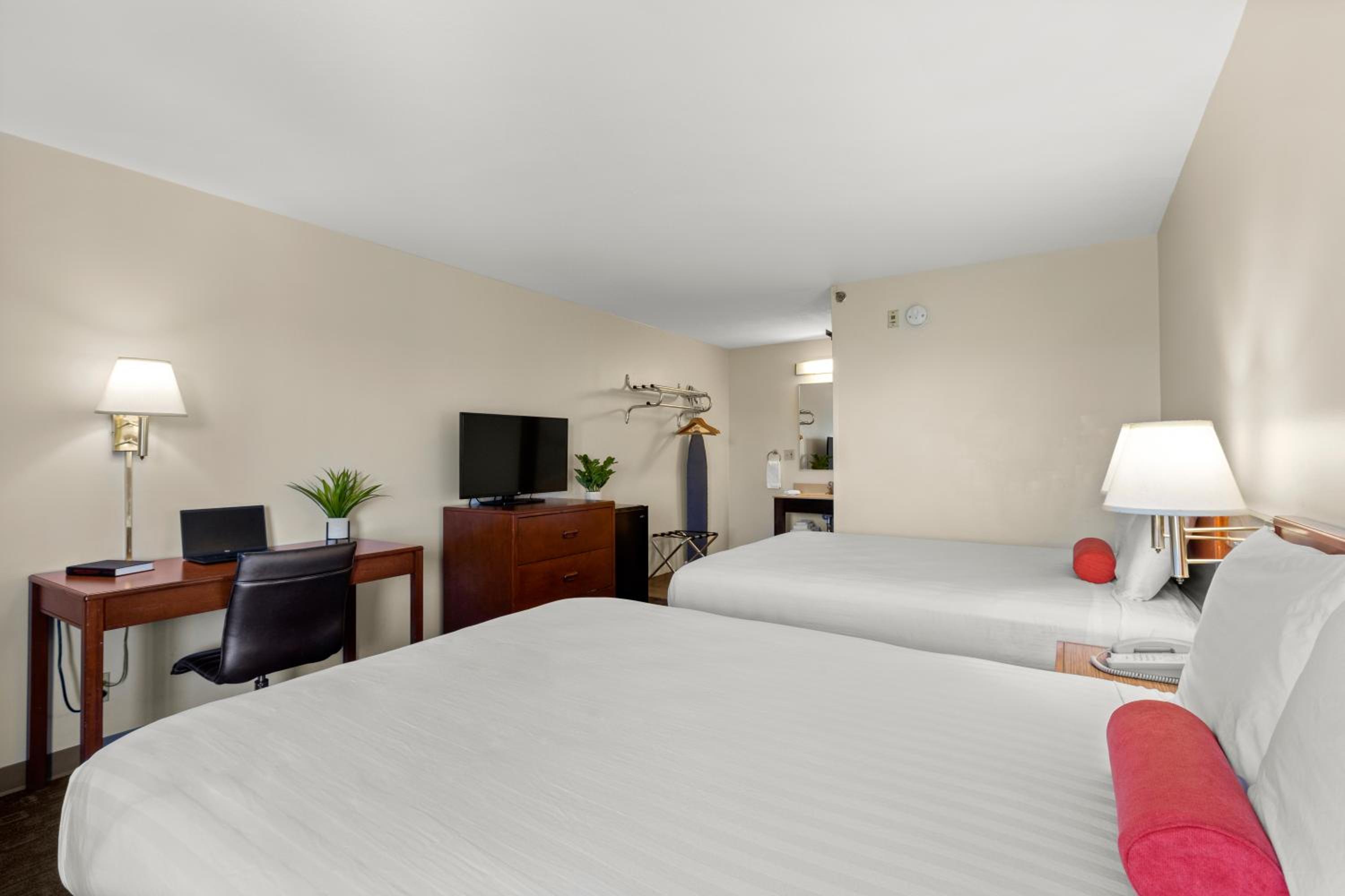 Queen Room with Two Queen Beds - Photo 1