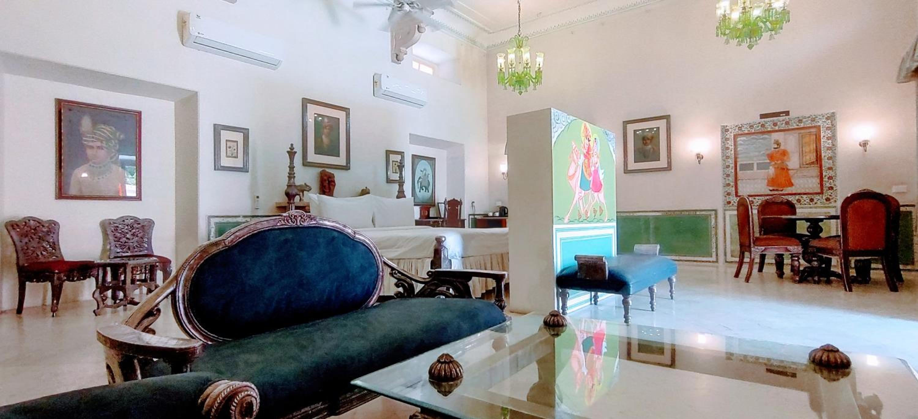 King Suite - Photo 3