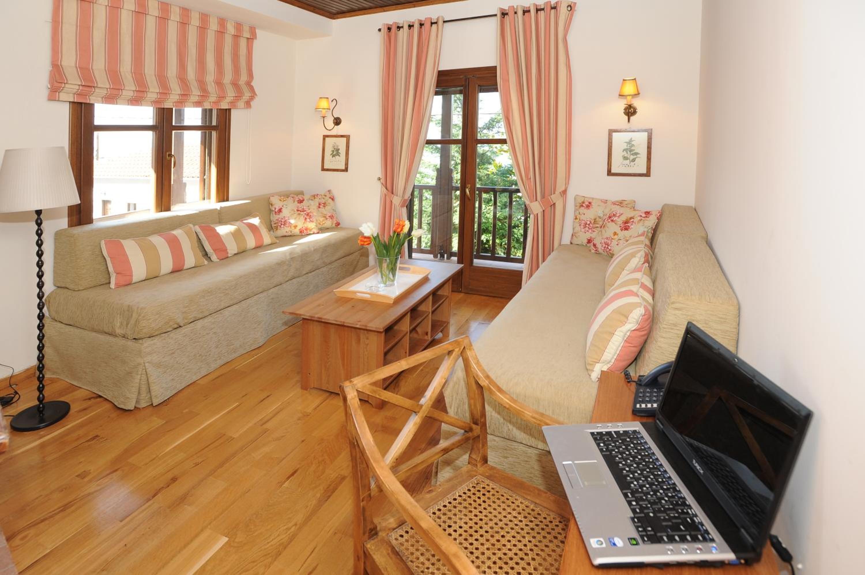 Two-Bedroom Suite - Photo 6