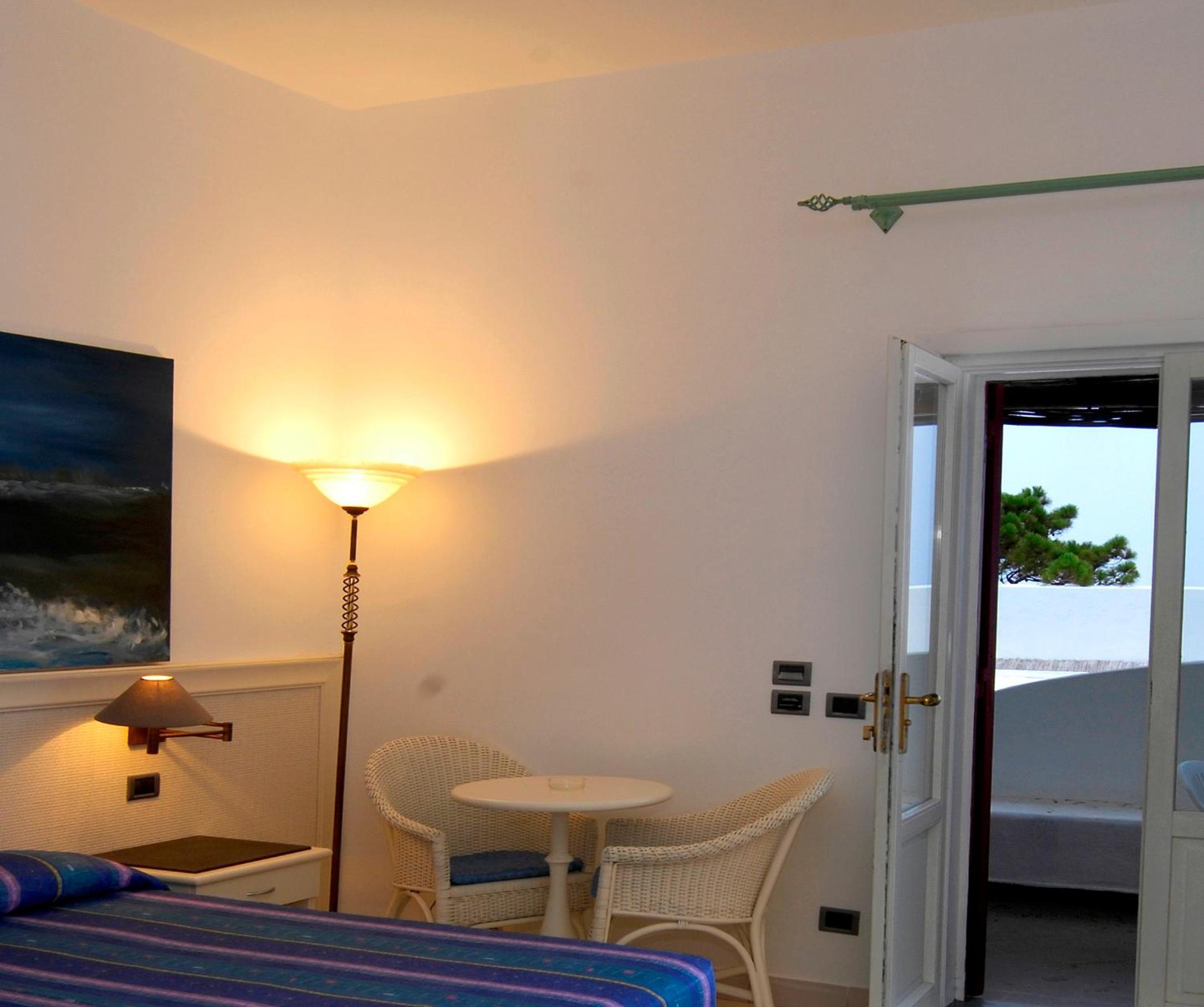 Double or Twin Room with Sea View - Photo 1