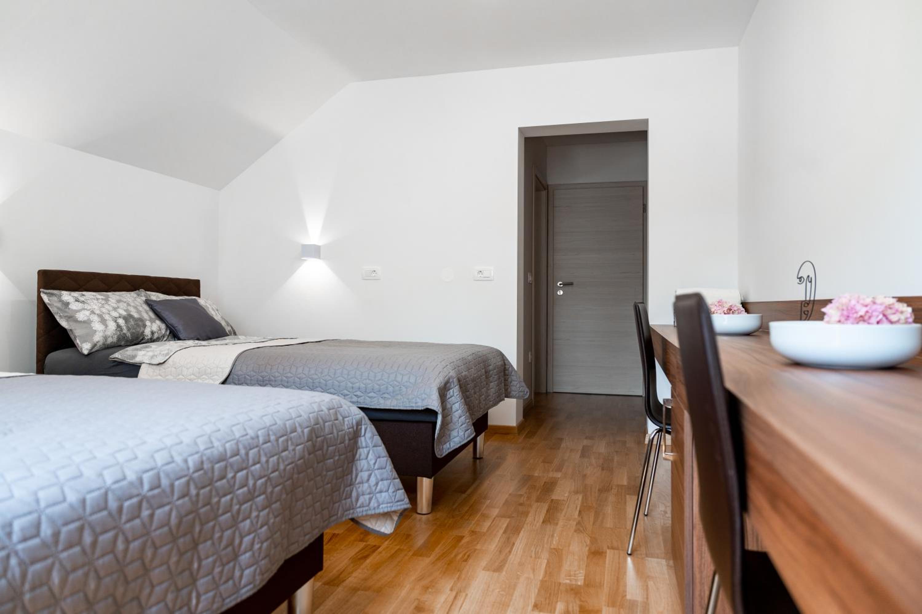 Triple Room with Bathroom - Photo 20