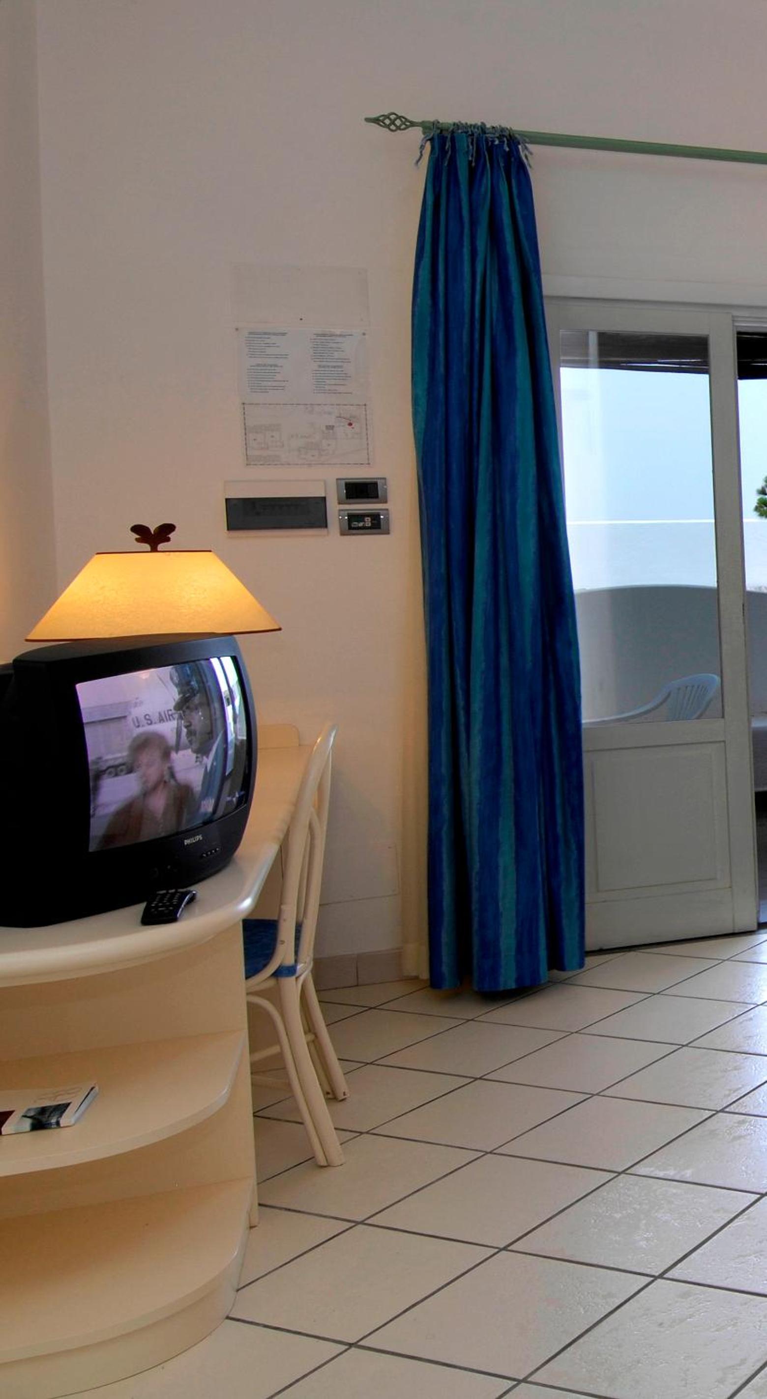 Double or Twin Room with Sea View - Photo 2
