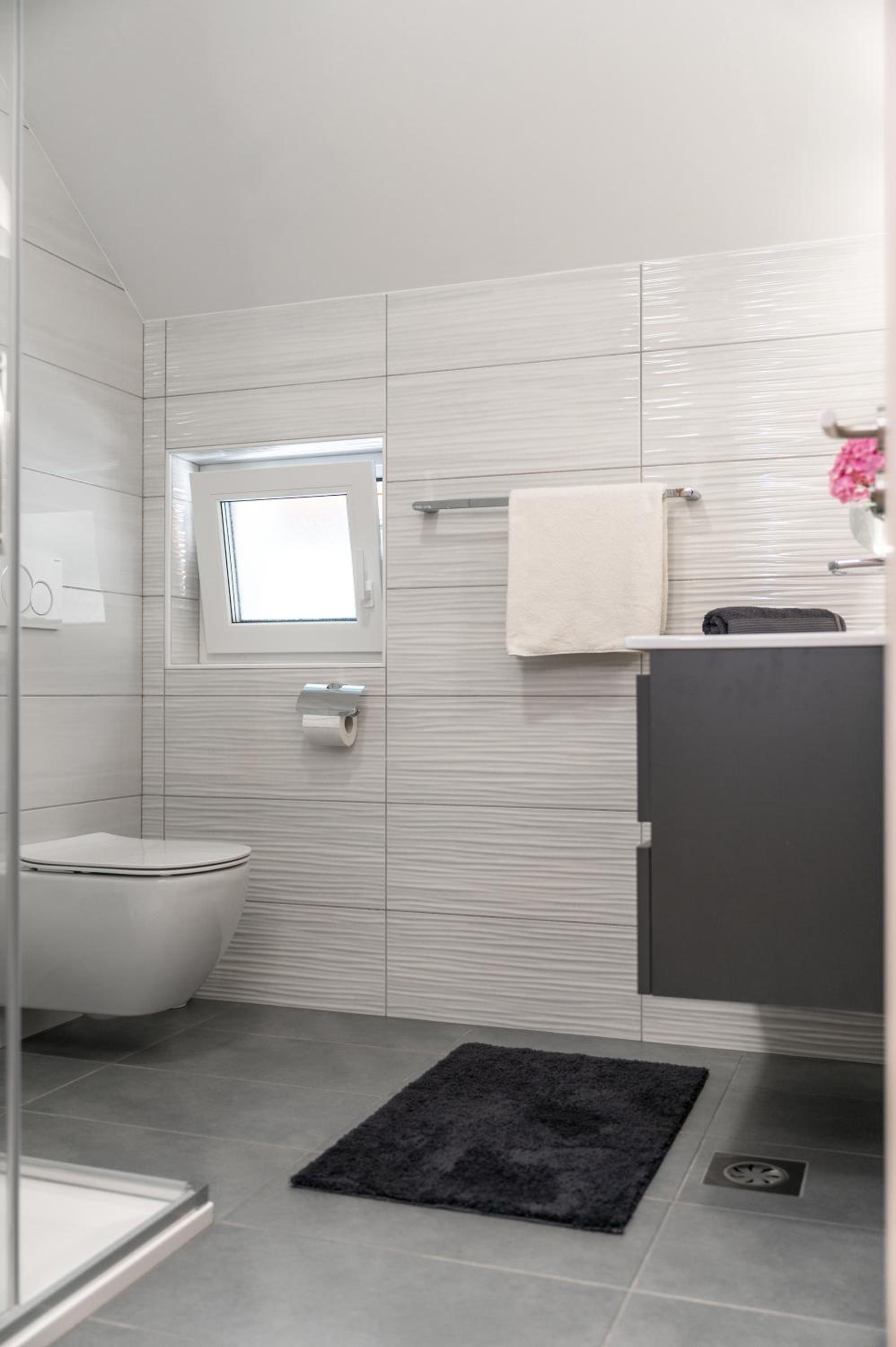 Triple Room with Bathroom - Photo 16