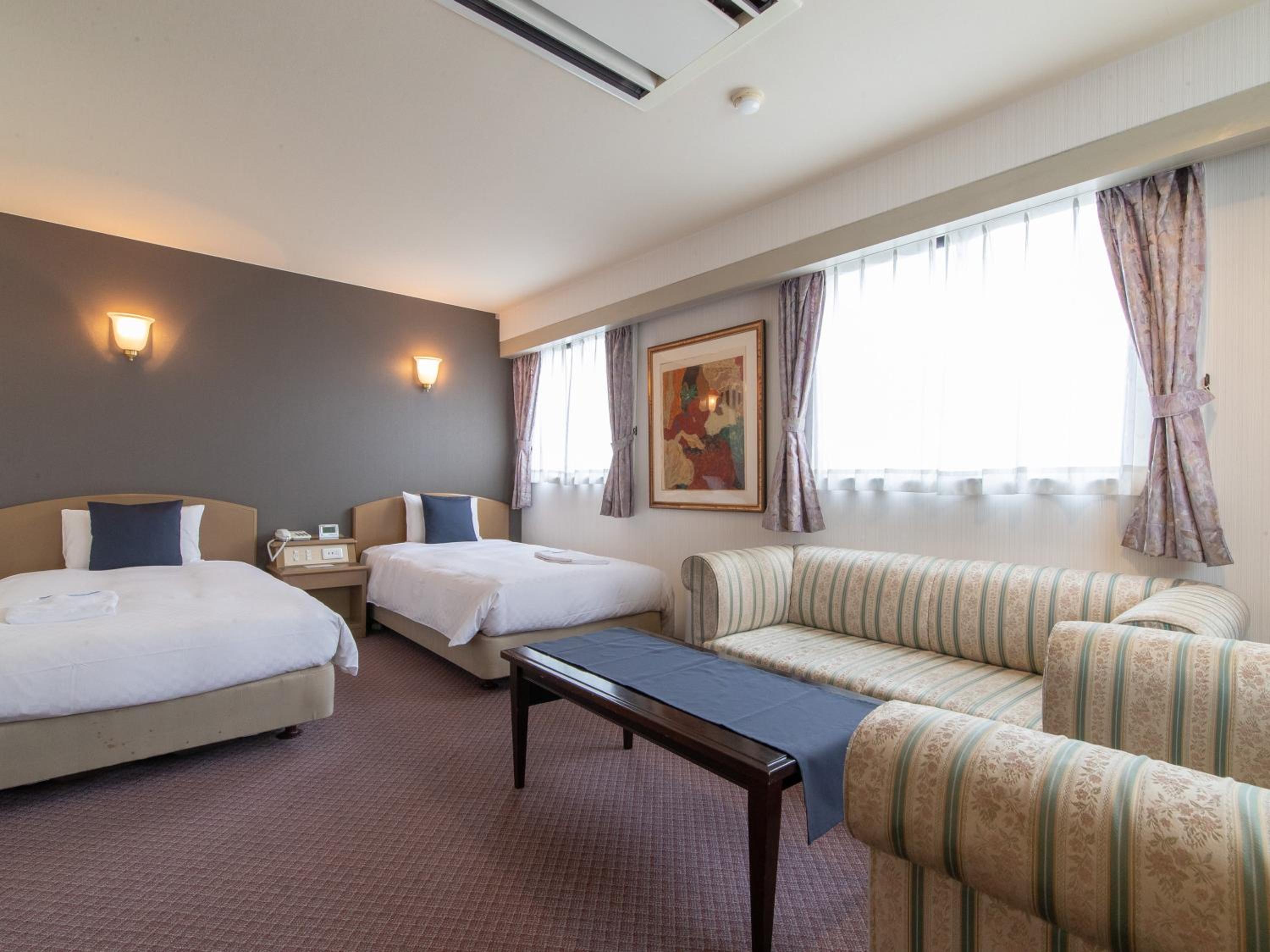 Deluxe Twin Room - Non-Smoking - Photo 9
