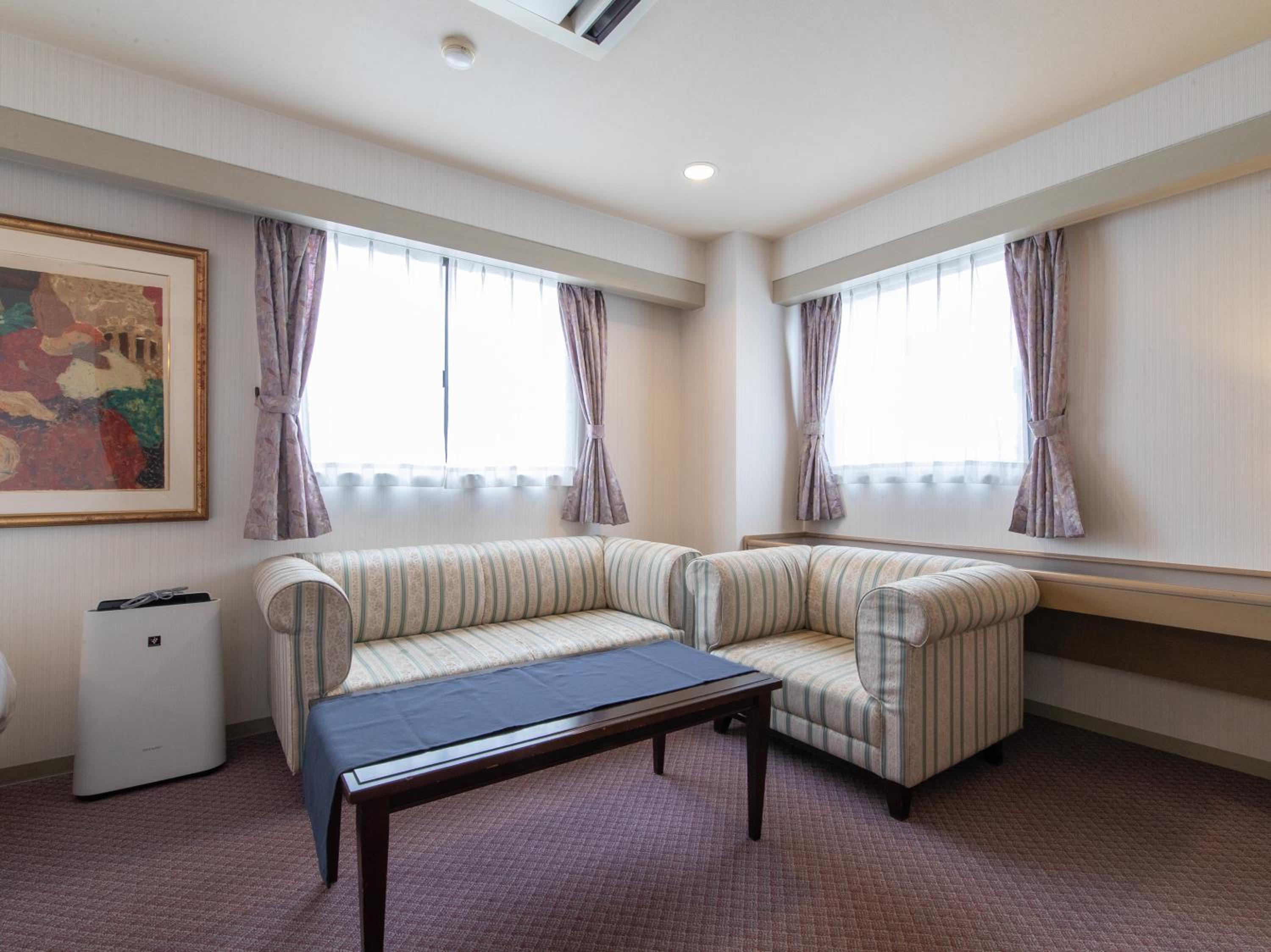 Deluxe Twin Room - Non-Smoking - Photo 13