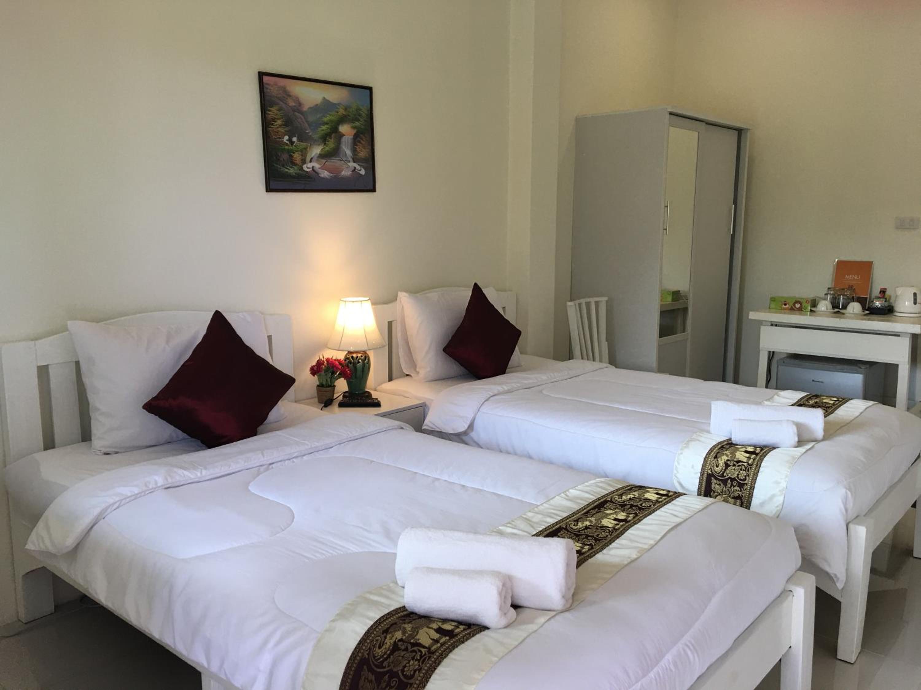 Twin Room with Garden View - Photo 9